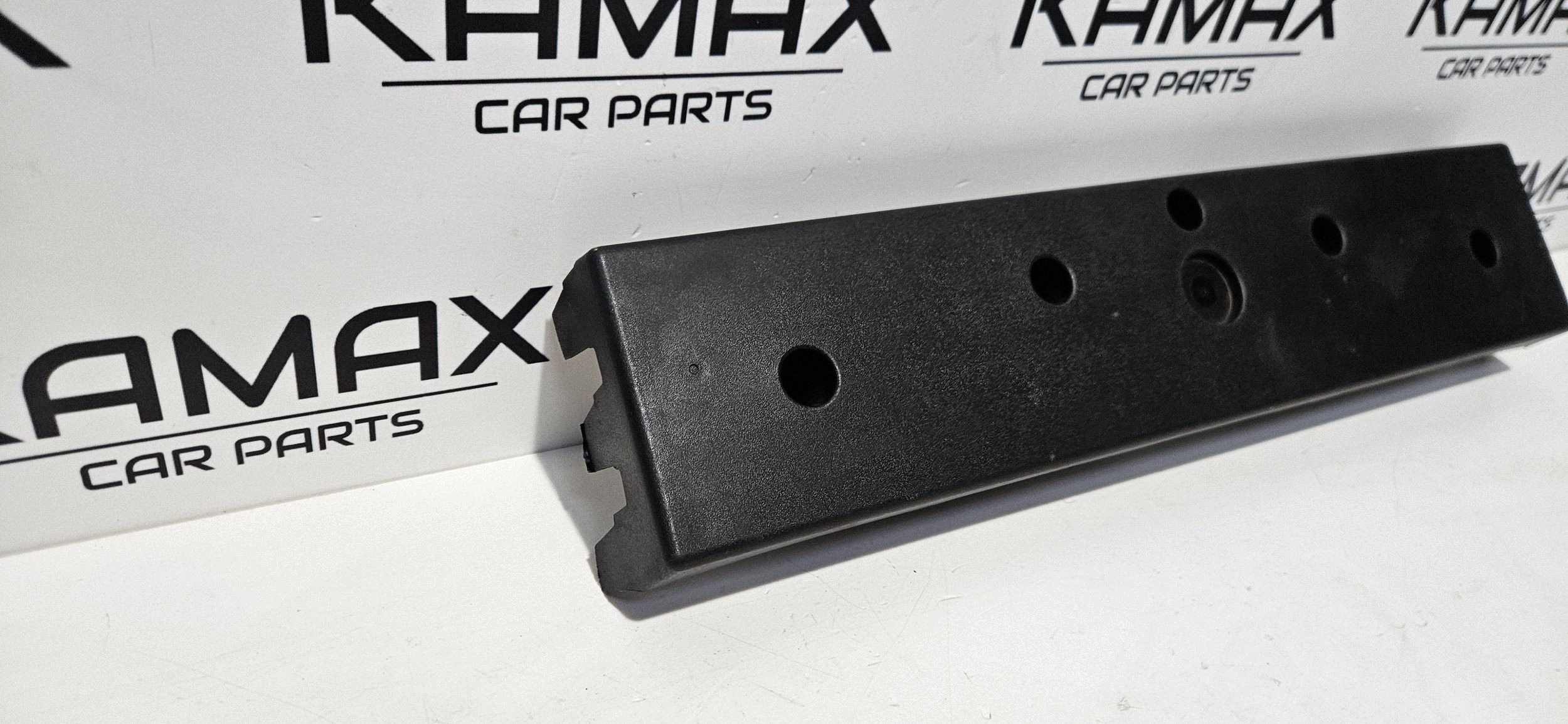 pad below TABLICE front HYUNDAI I30 III 17- new original 86519-G4900