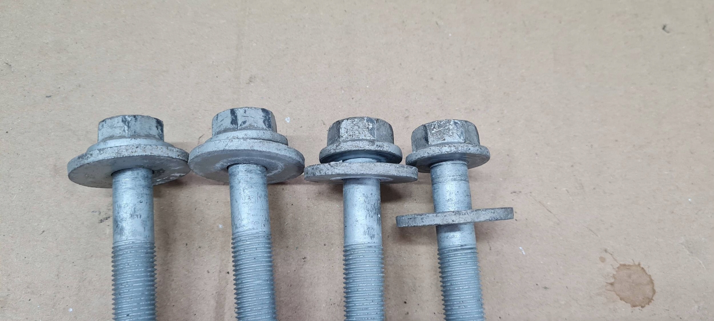 A6 C8 4K screws springing siders KOLYSKI SANEK rear part rear. A7 4K