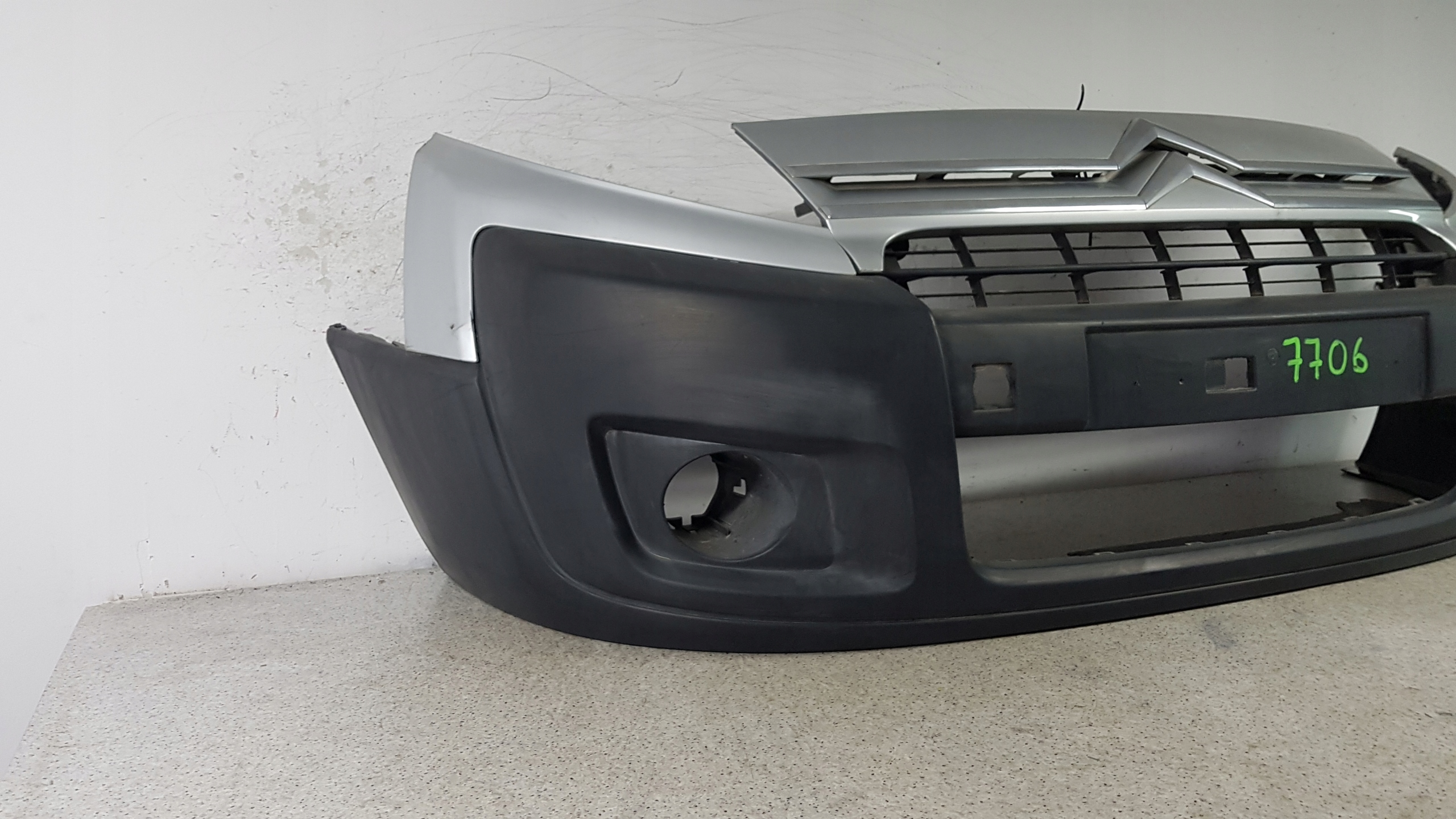 CITROEN JUMPY 2007 - bumper front 7706