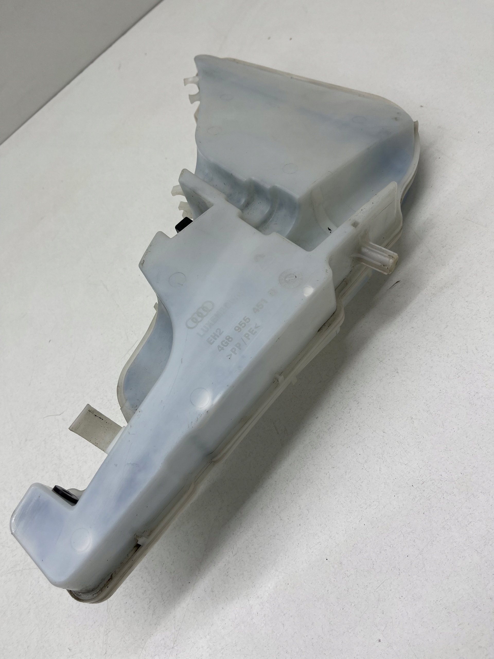 AUDI A6 C7 spremnik gasa mlaznice ispod XENON CALY original!
