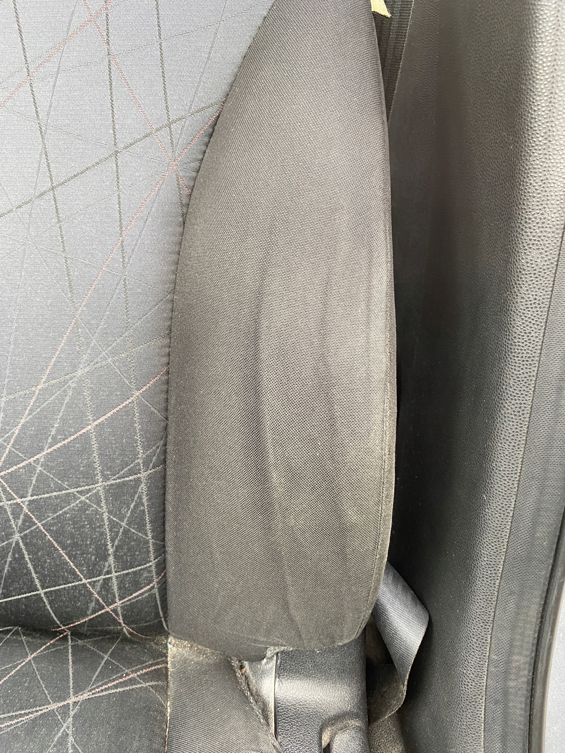 seat left driver´s Mazda 2 II 08-15