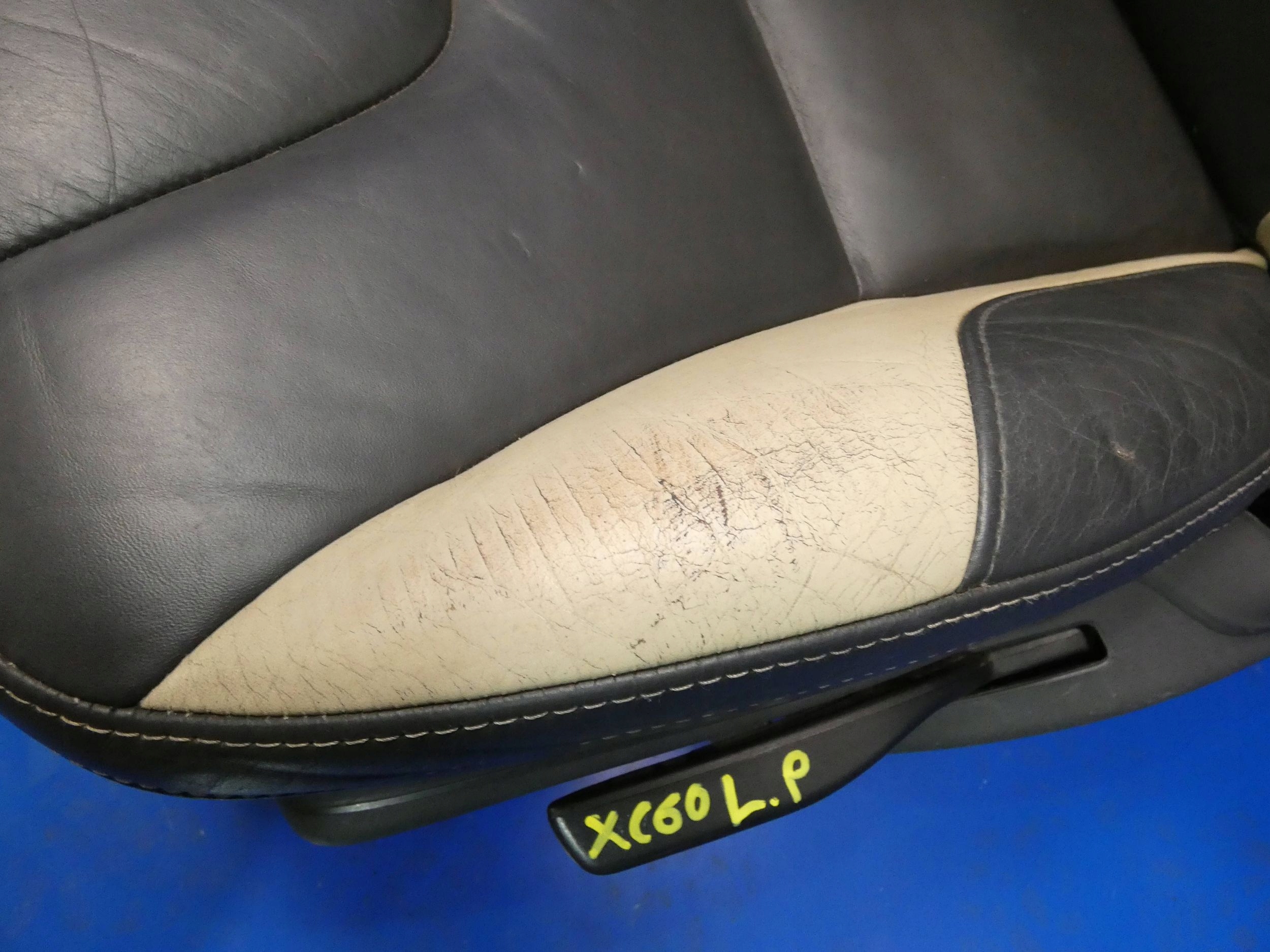 VOLVO XC60 and seat driver´s left front front STAN as for FOTO