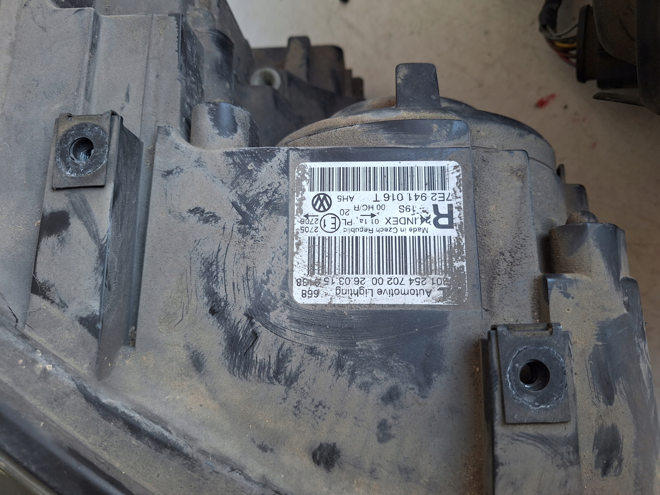 VOLKSWAGEN TRANSPORTER T5 LIFT 10-15 light left UK
