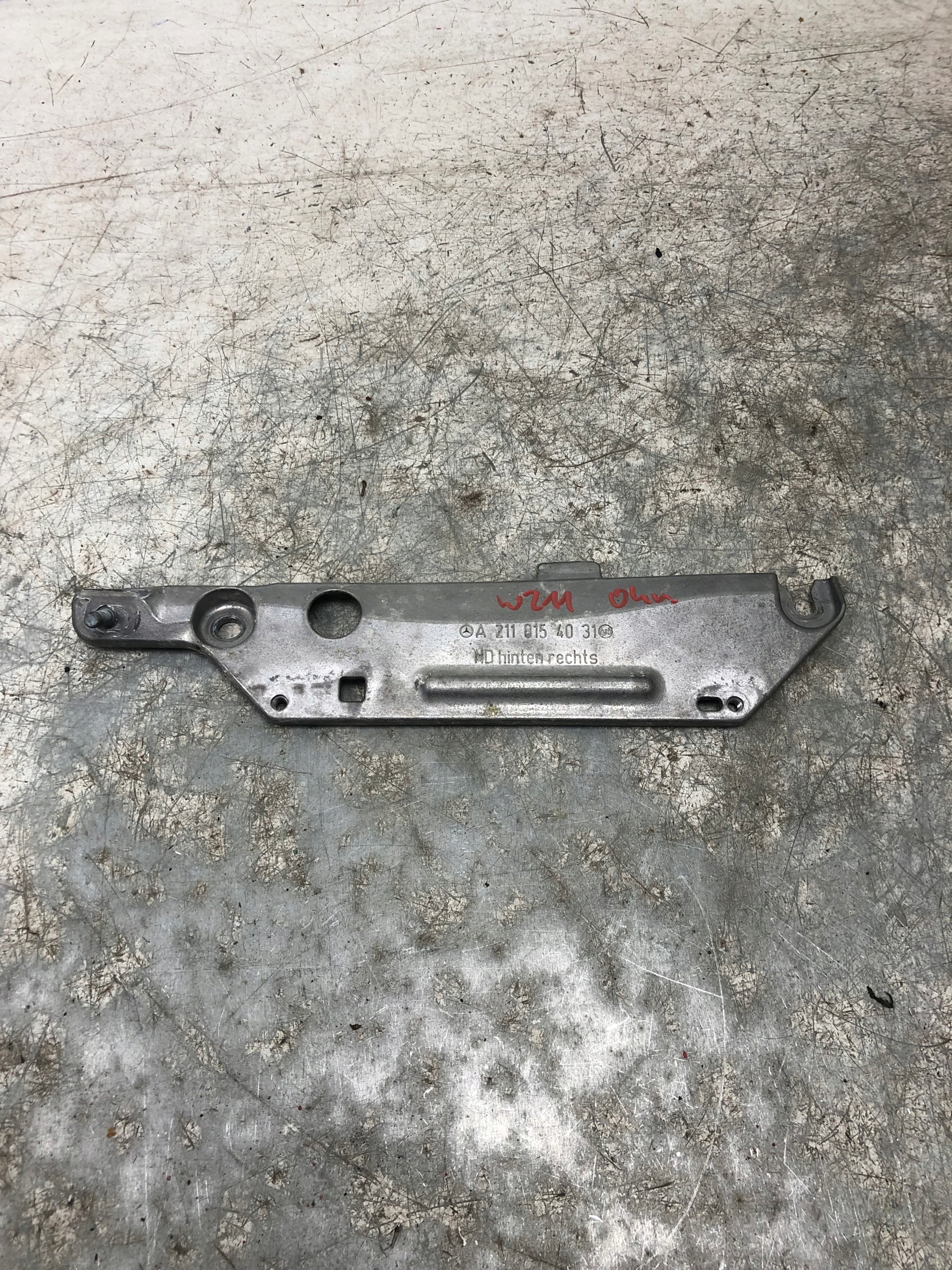 halter konsole MERCEDES W211 A2118154031