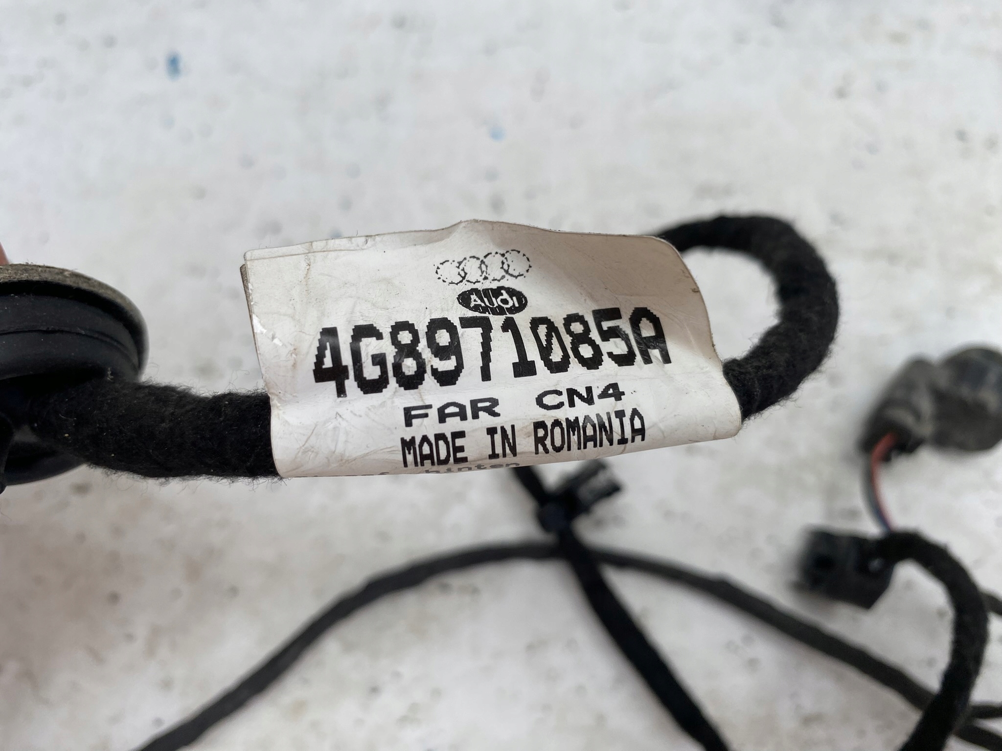 AUDI A7 C7 10- bundle PDC CZUJNIKOW rear part 4 PDC 4G8971085A