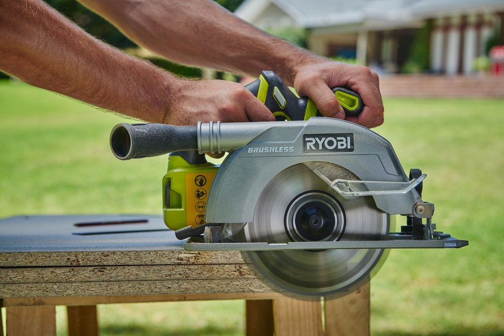 RYOBI PILARKA TARCZOWA BEZSZCZOTKOWA R18CS7 + 2Ah Prędkość obrotowa 4700 rpm