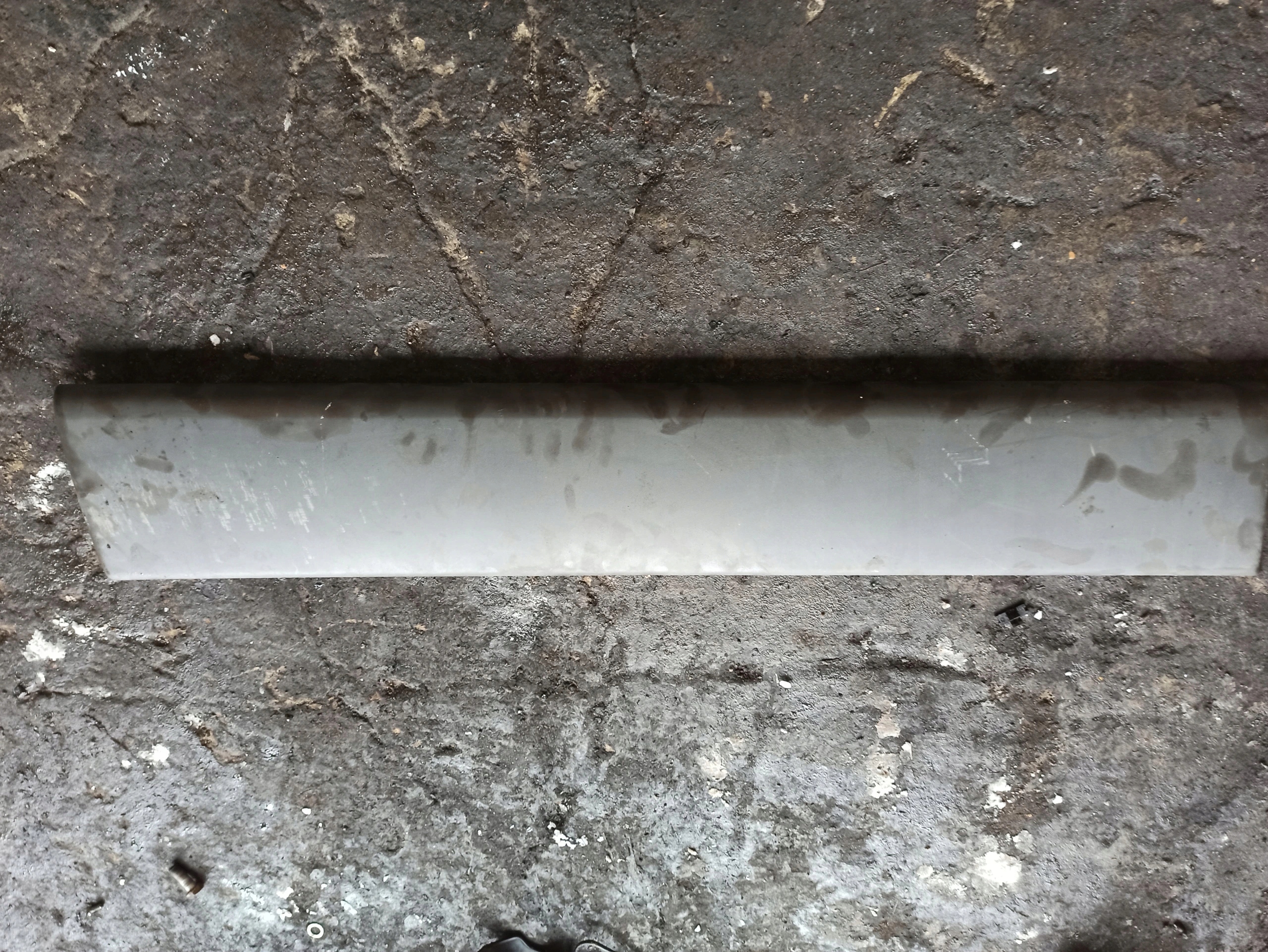 VIVARO TRAFIC LISTWA LEWY BOK 8200036089