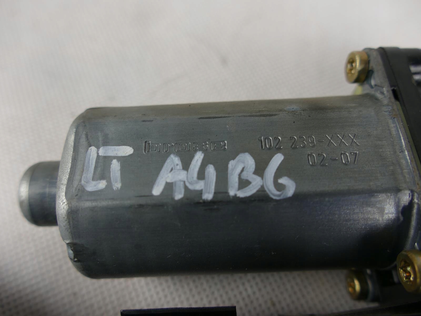 AUDI A4 B6 sedan mini motor PODNOSNIKA left rear part