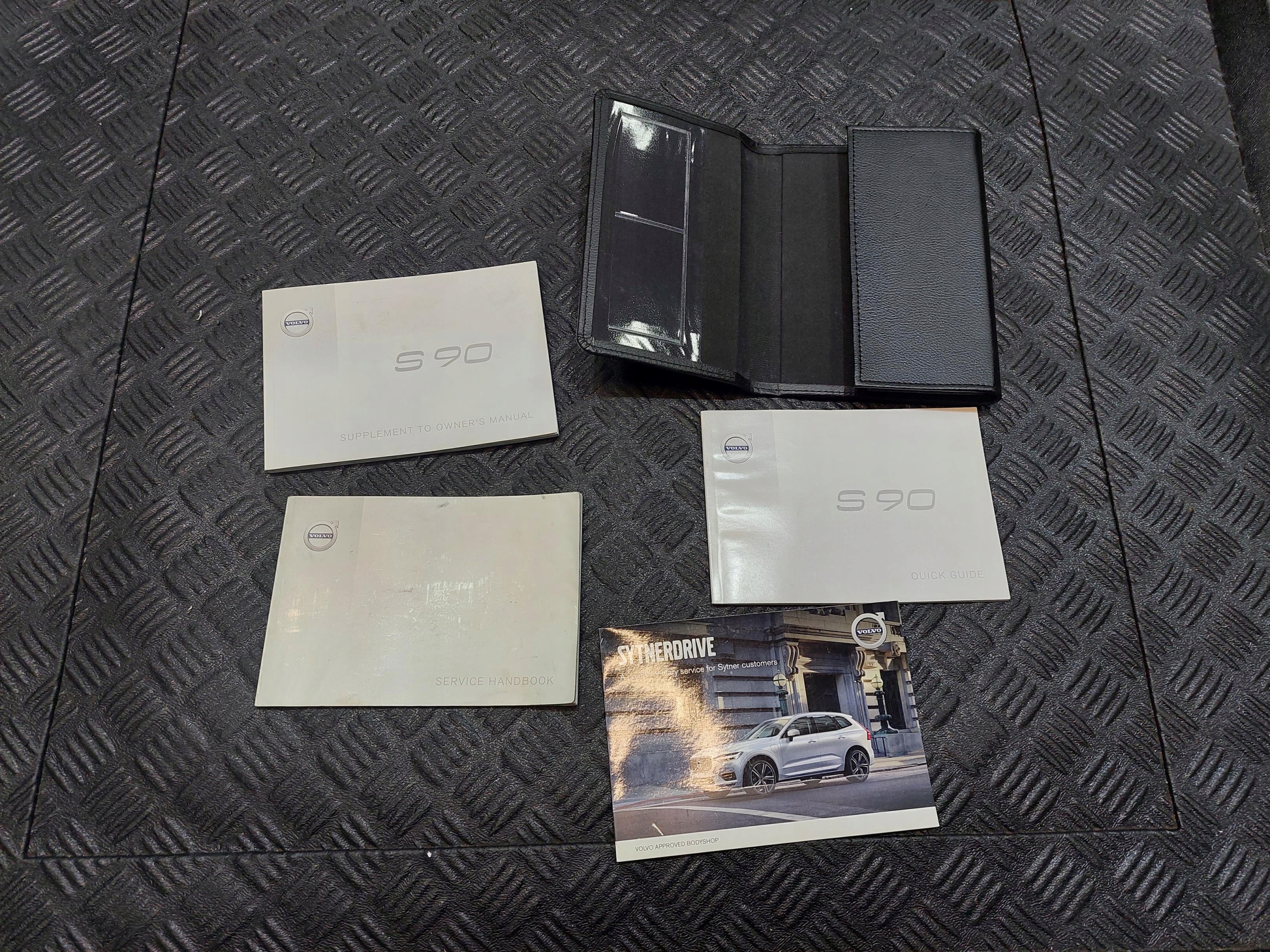 KSIAZKA INSTRUKCJA OBSLUGI ETUI VOLVO S90 II R-DESIGN