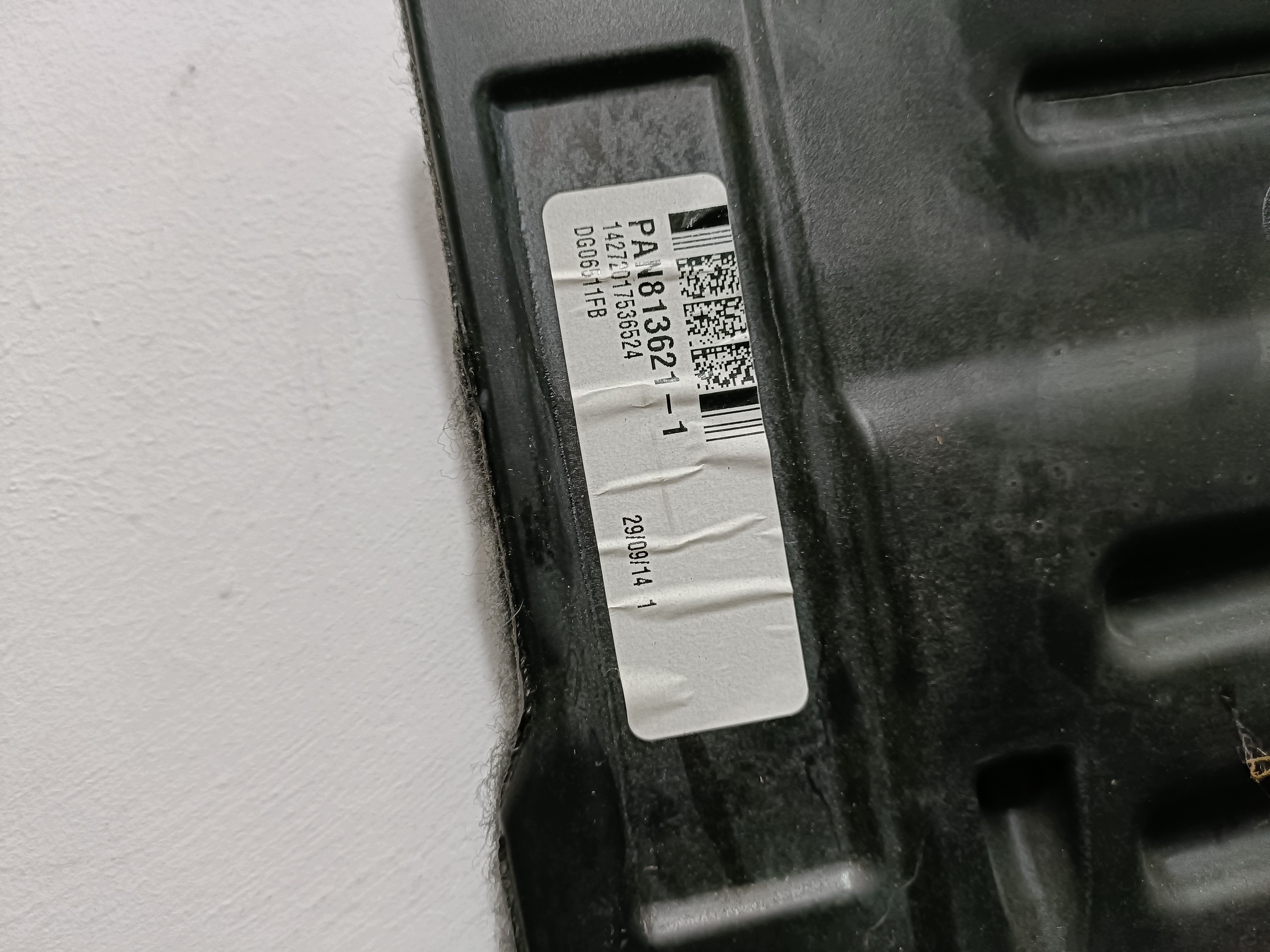 CADILLAC ESCALADE IV 15- MATA floor passenger compartment boot AXZ04386