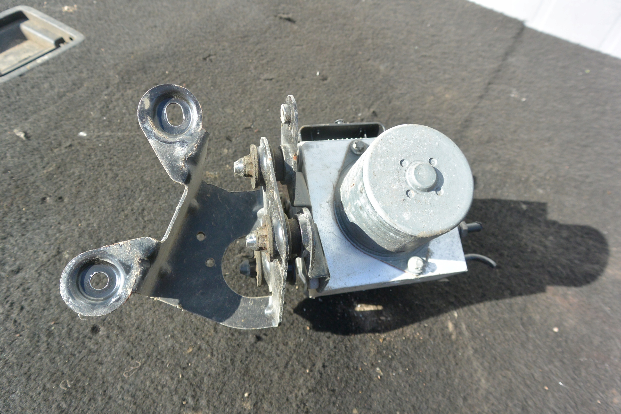 pump control unit ABS brake VW VOLKSWAGEN PASSAT B7 CC LIFT