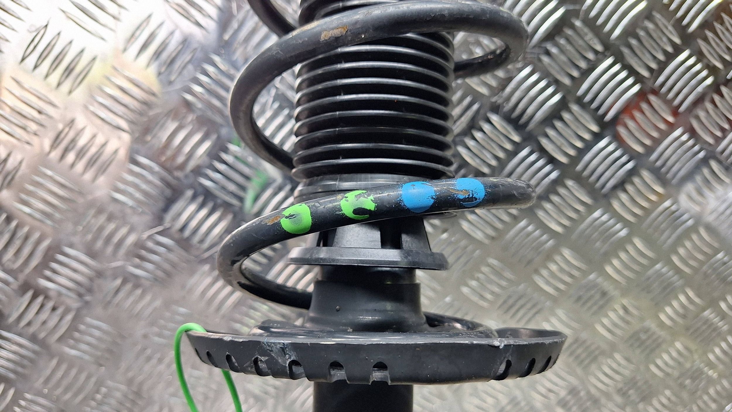 swing shock absorber left front 1S0413031B 1S0407255D UP CITIGO MII 1.0MPI