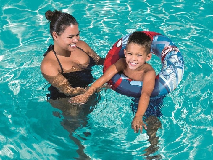 Kółko do pływania 56 cm Spiderman Model b