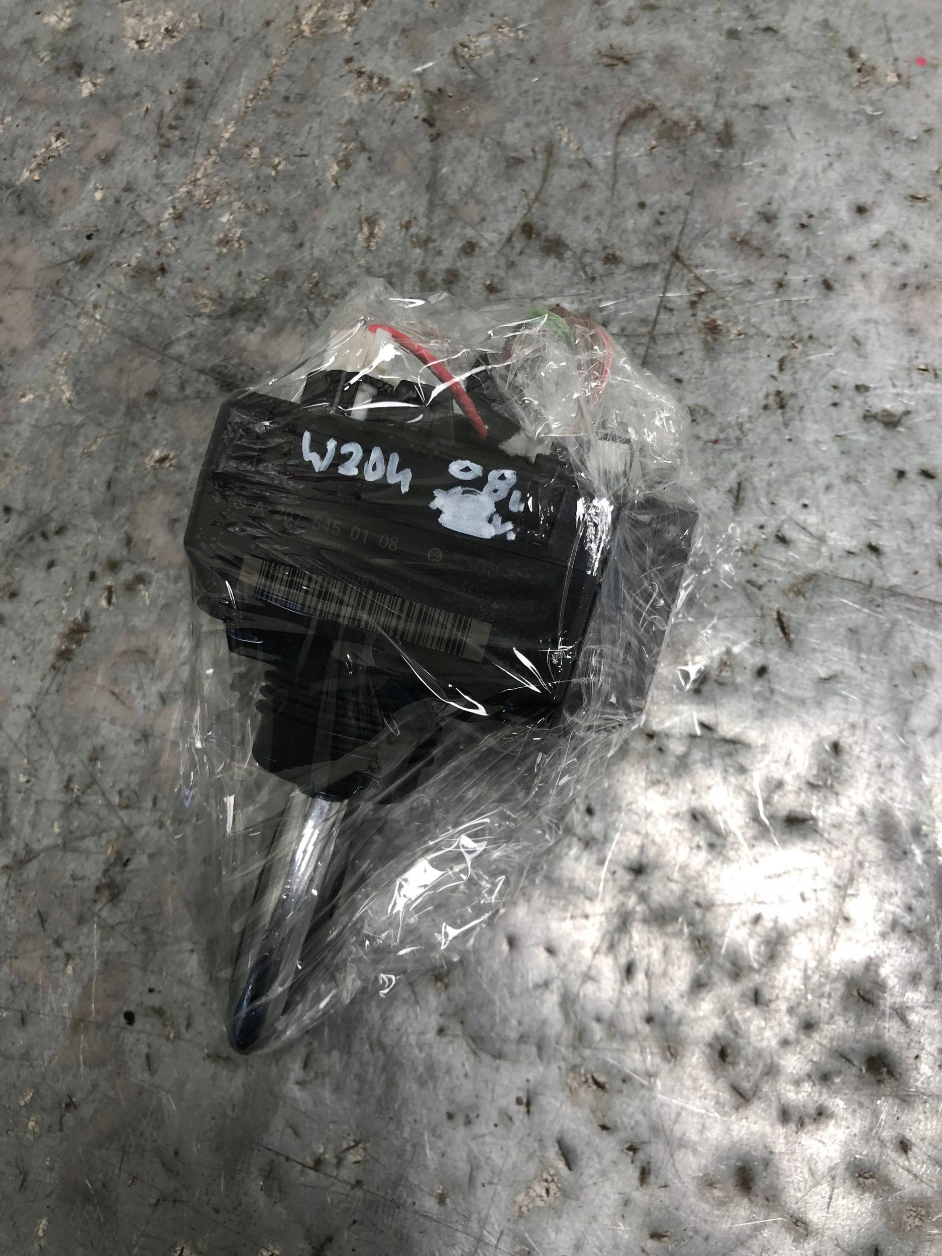 ignition + key MERCEDES W204 A2075450108