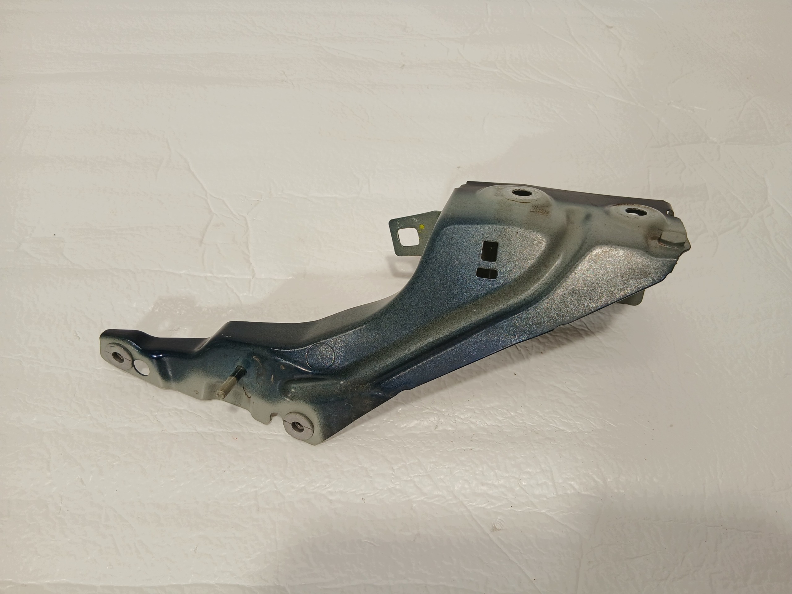 AUDI Q5 80A console of a fender right 80A821136A
