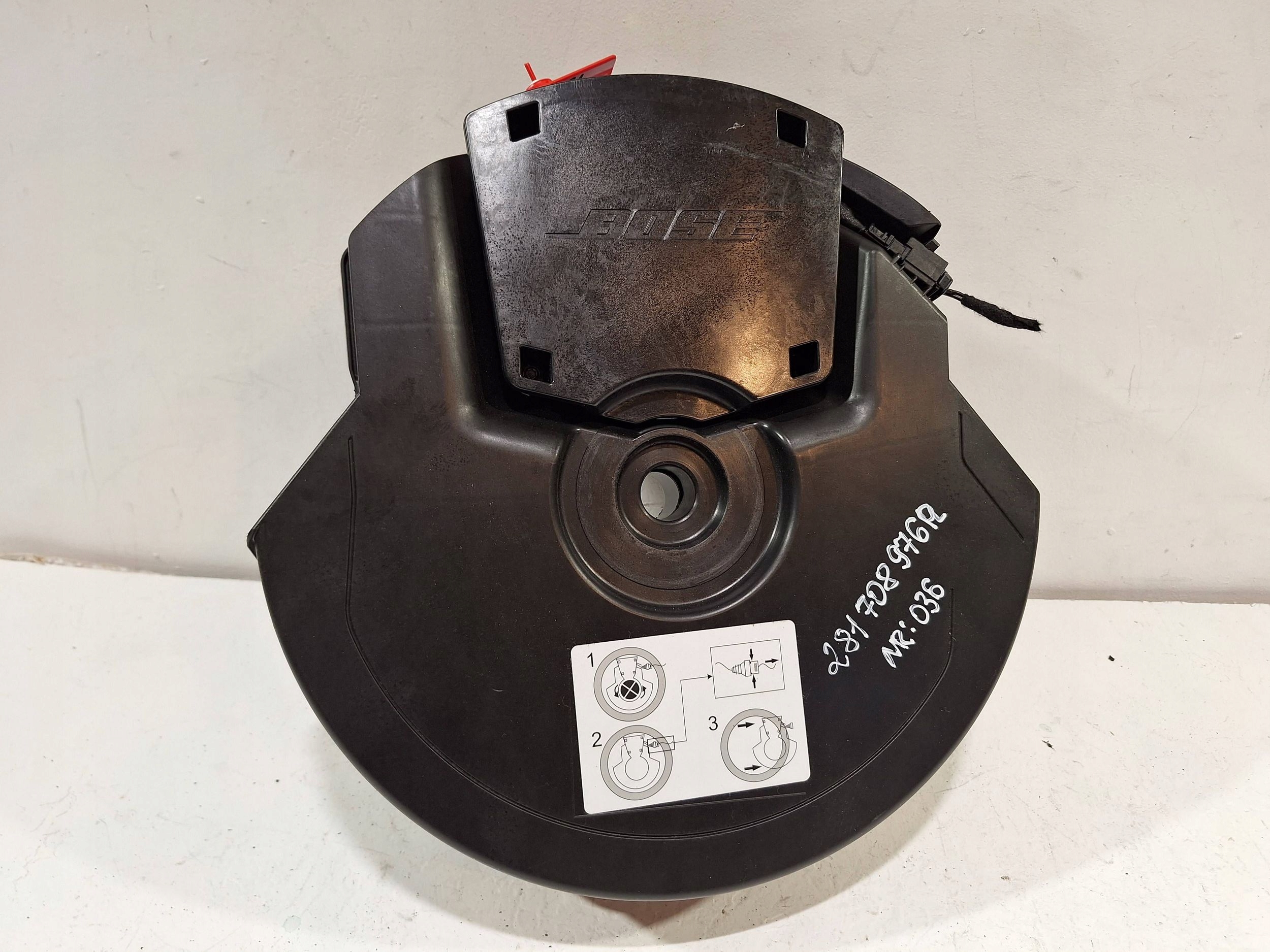 speaker SUBWOOFER 281708976R RENAULT KADJAR LIFT 17