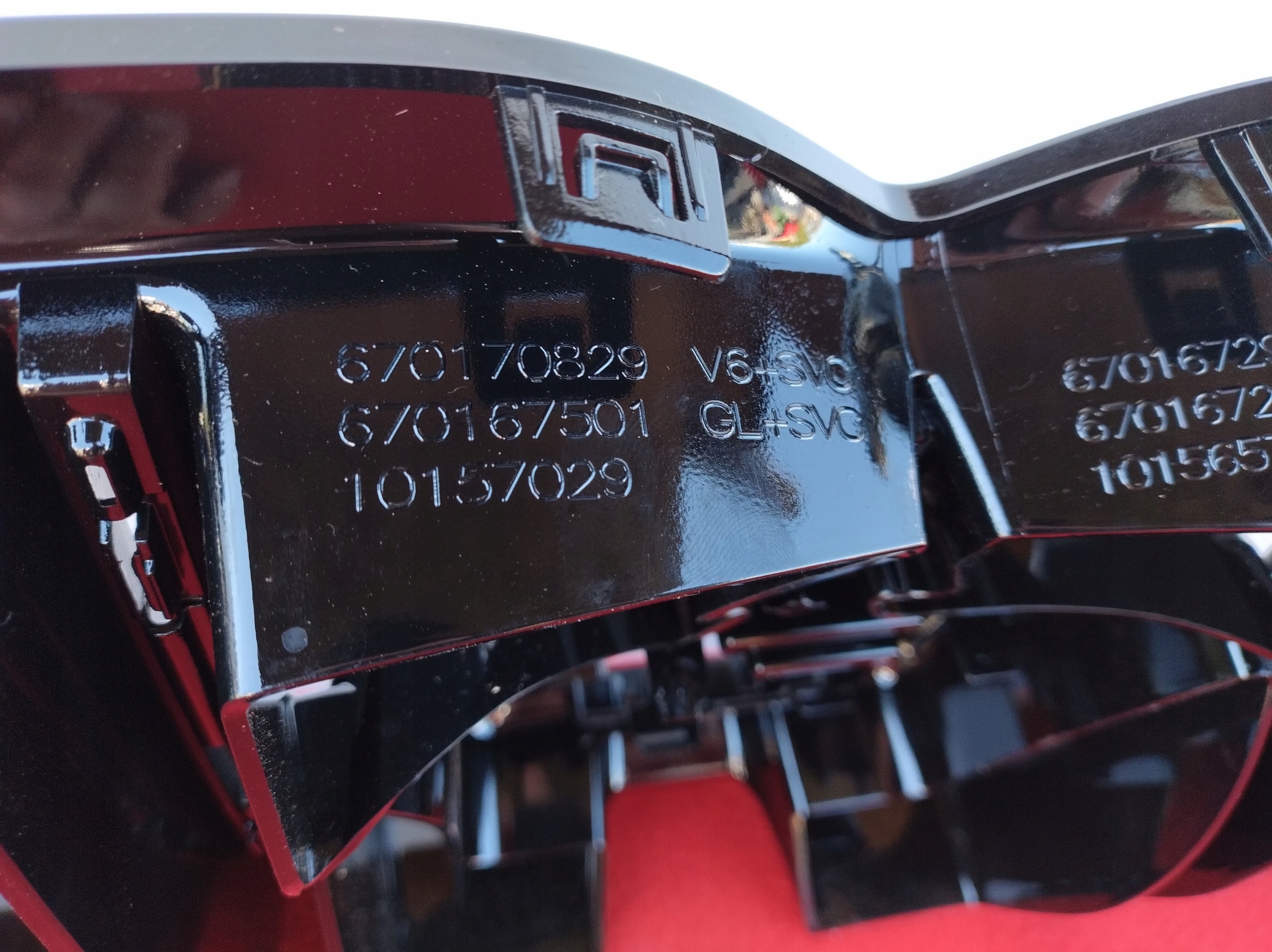 MASERATI GRECALE NOVA MASKA ORIGINAL 670170829 V6 MODENA DM103C