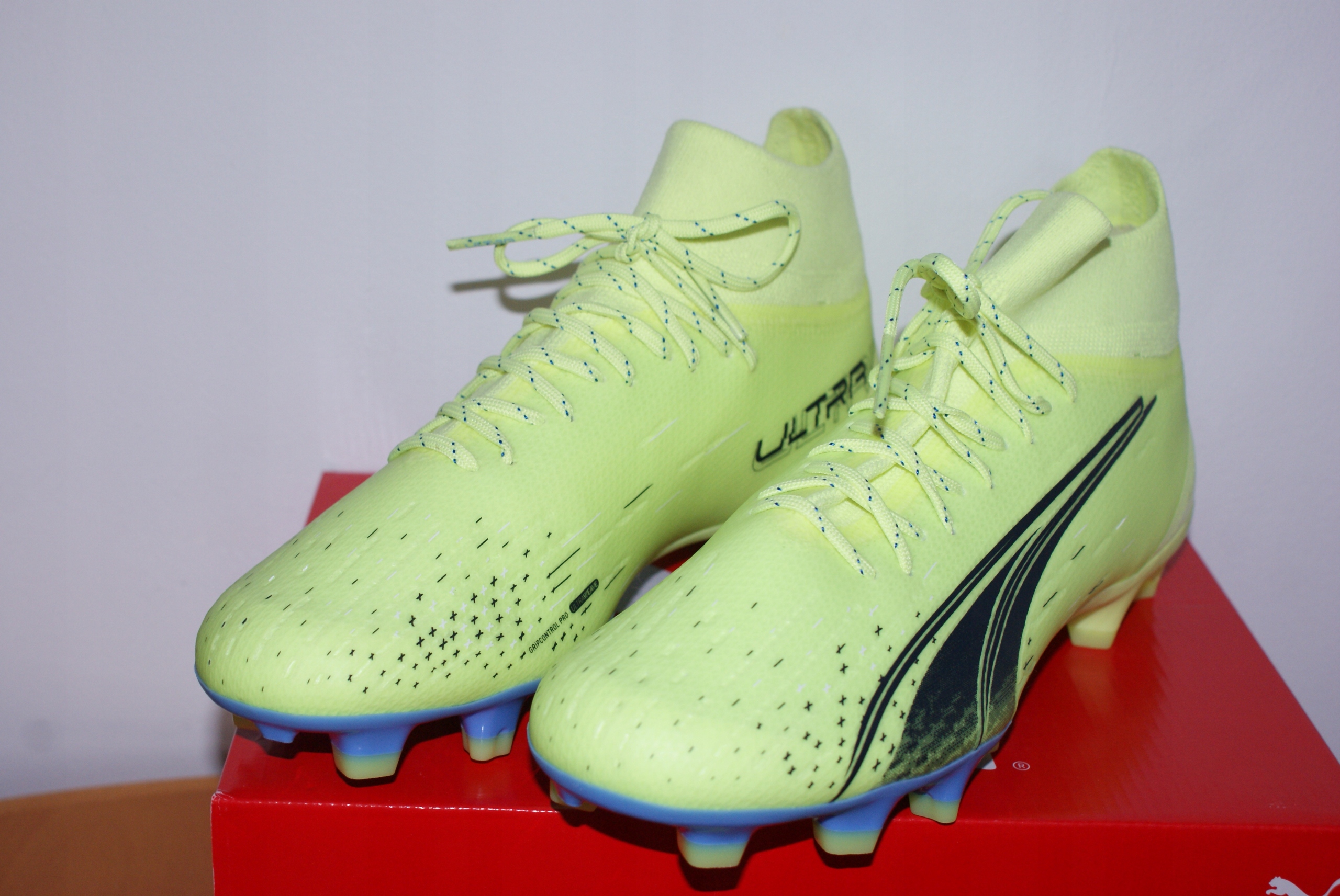 BUTY PIŁKARSKIE PUMA ULTRA PRO FG/AG 45 Rozmiar 45