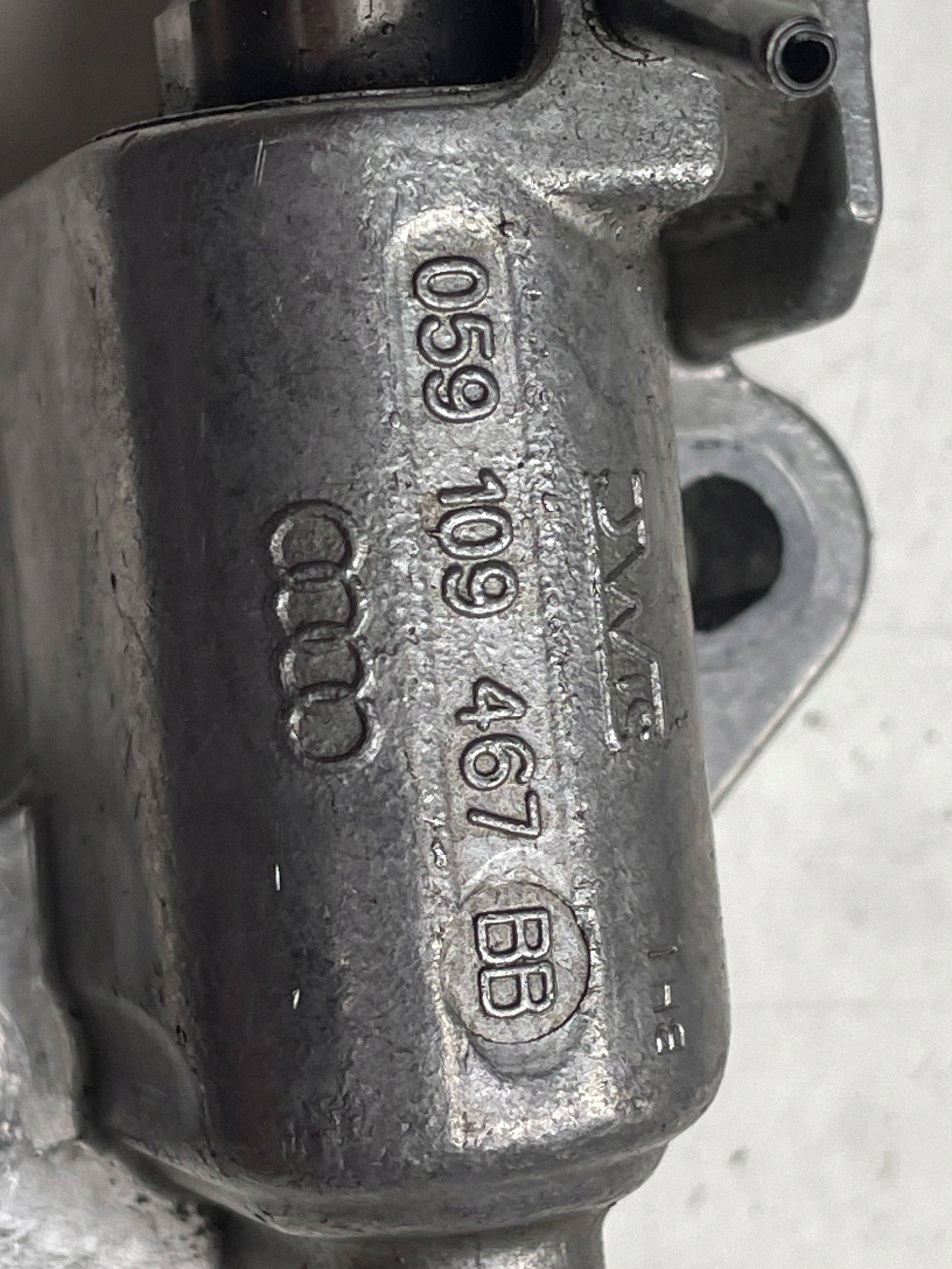 AUDI Q7 4M tenditore lancucha Motore 059109467BB Originale !J
