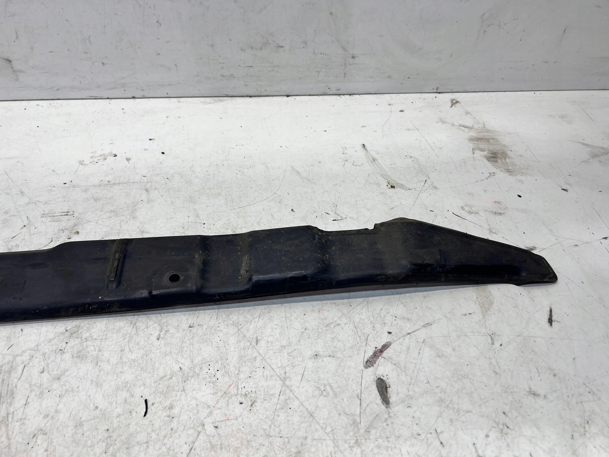 hangszigetelő sárvédöt bal AUDI Q7 4M 4M0821111