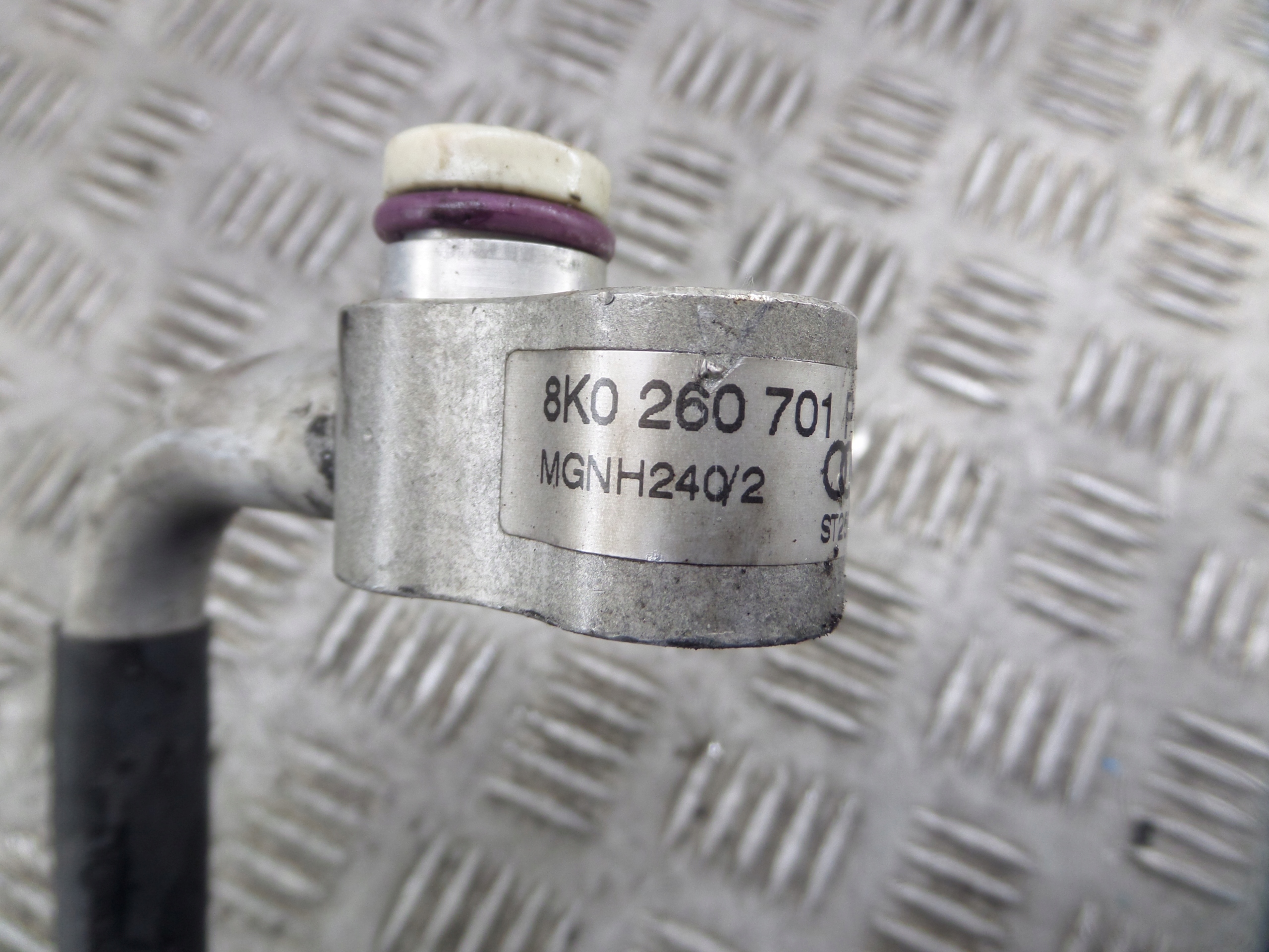 vezetö a klímának AUDI A4 B8 8K0260701P