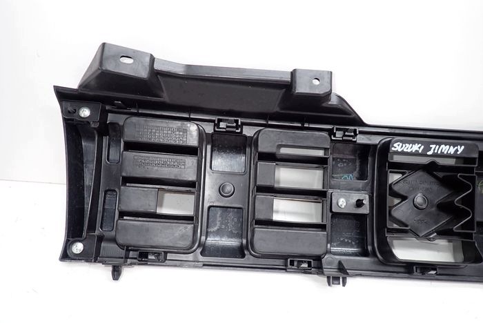 SUZUKI JIMNY LIFT 12- maska 72111-57M0