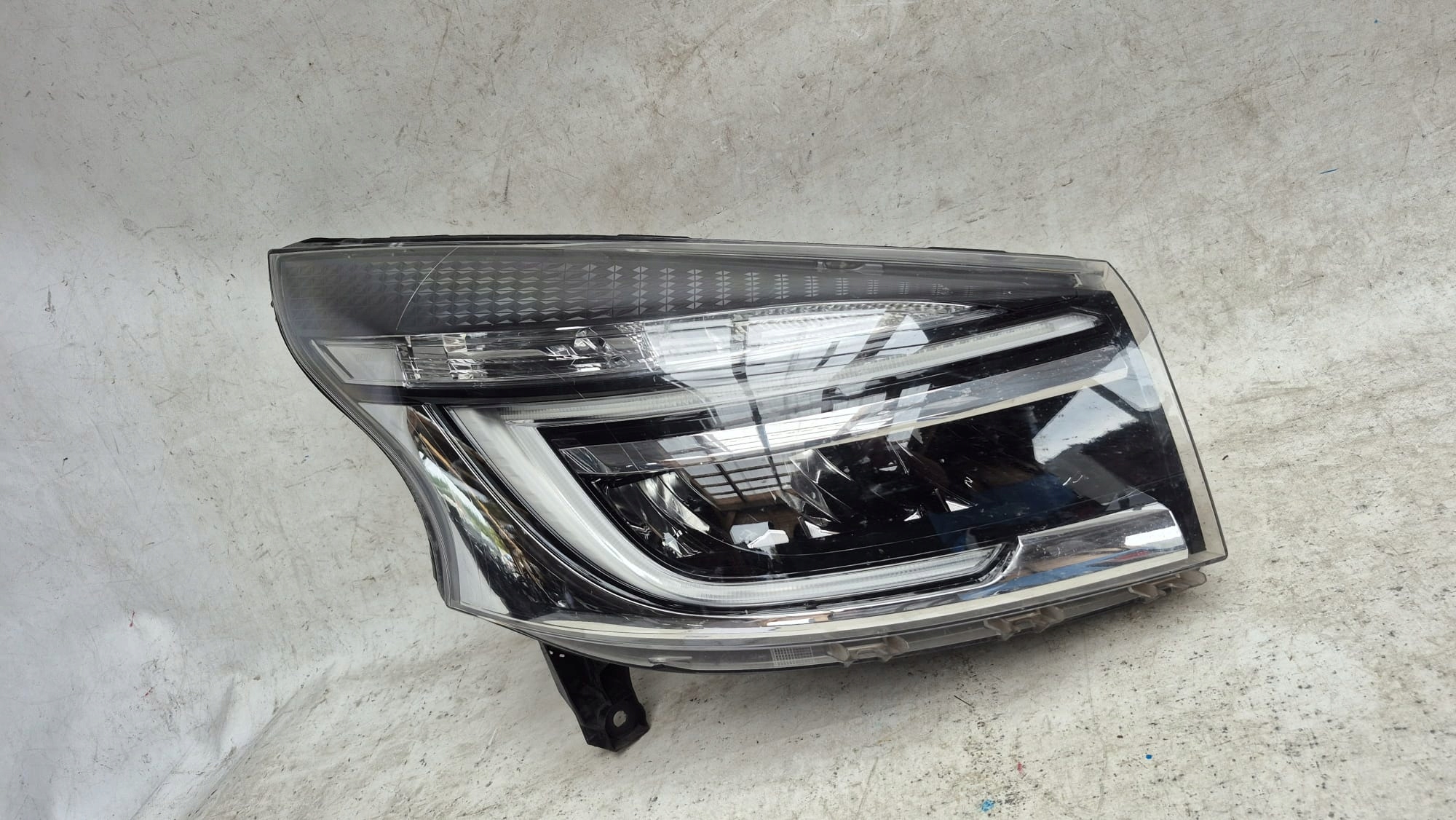 RENAULT TRAFIC III LIFT 19- light right front front FULL LED 260109054R