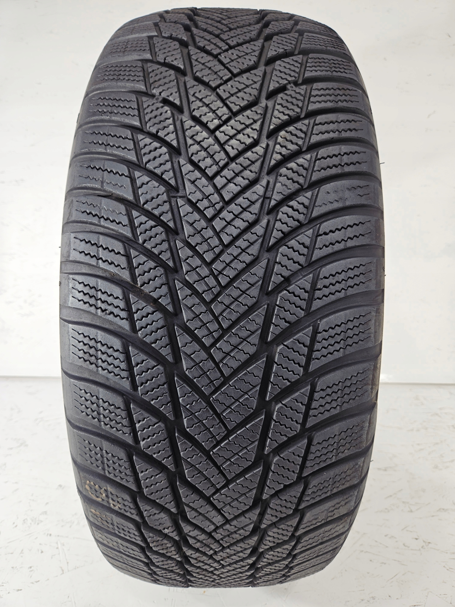 Opona Bridgestone Blizzak LM001 235/55r18 100H