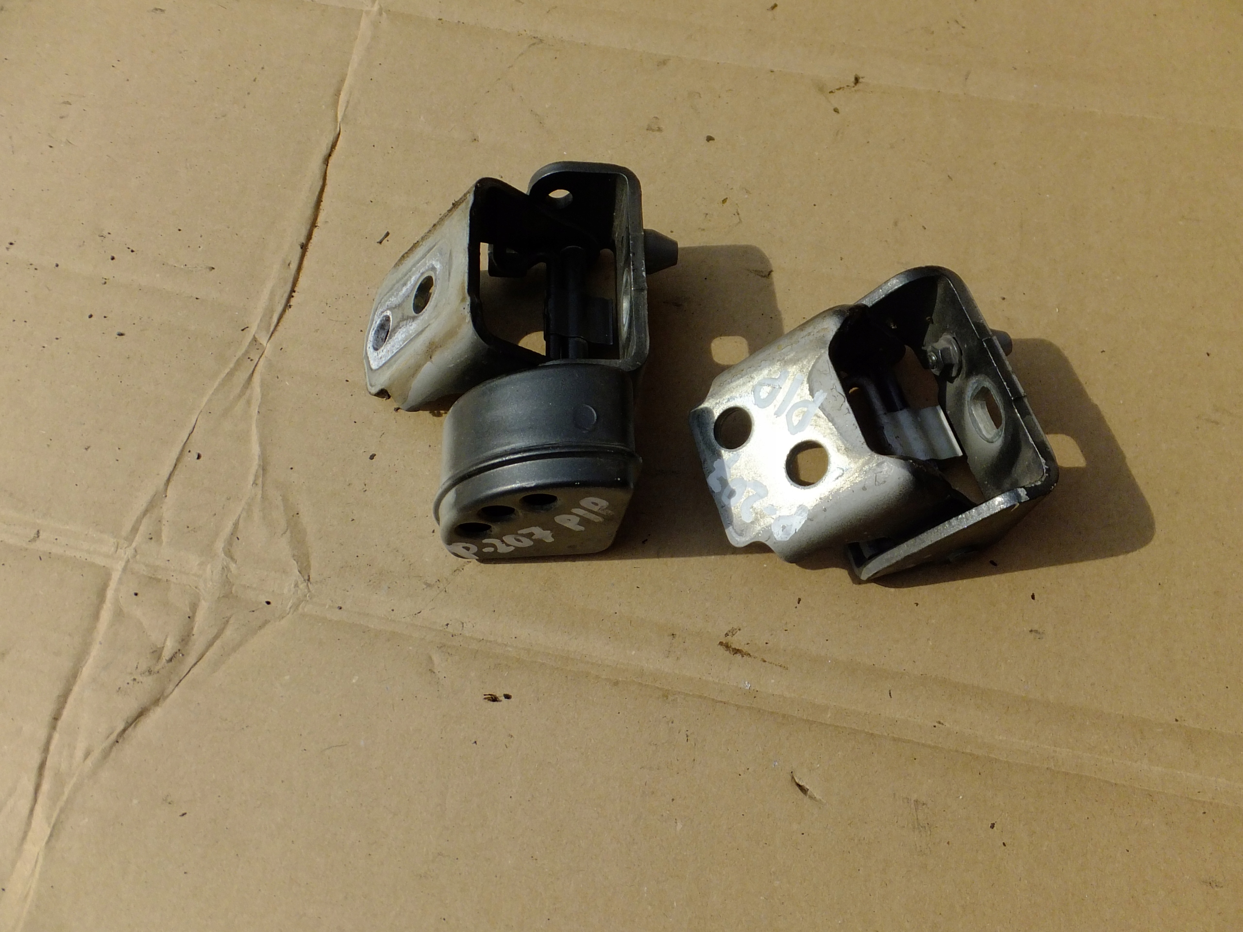 hinge door right front peugeot 207 5D 2009r