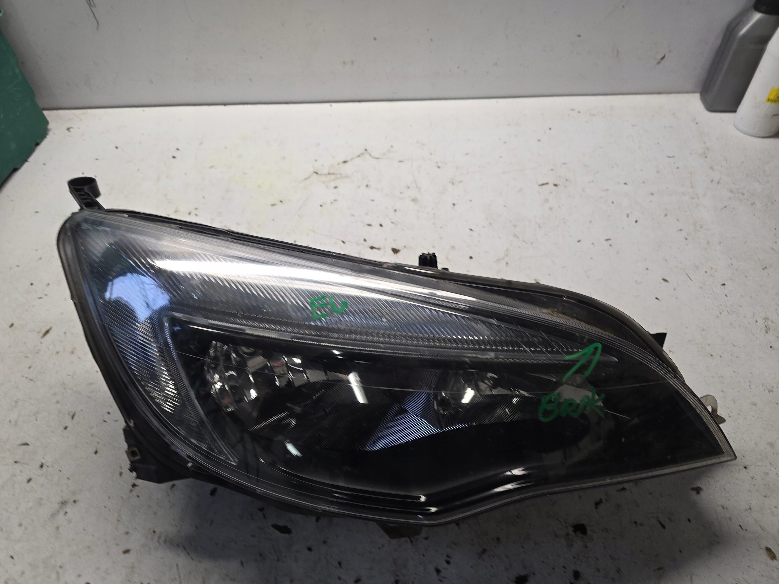 OPEL ASTRA J LIFT REFLEKTOR right front light right CIEMNA EU 13371596