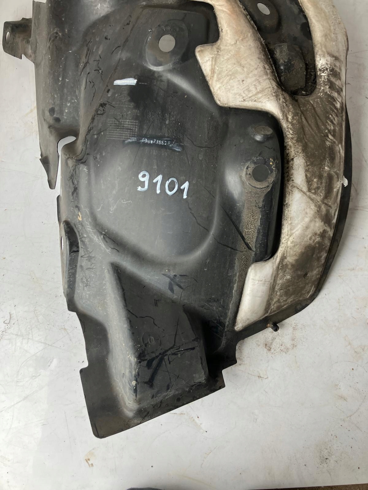 mudguard right front rear part CLIO IV