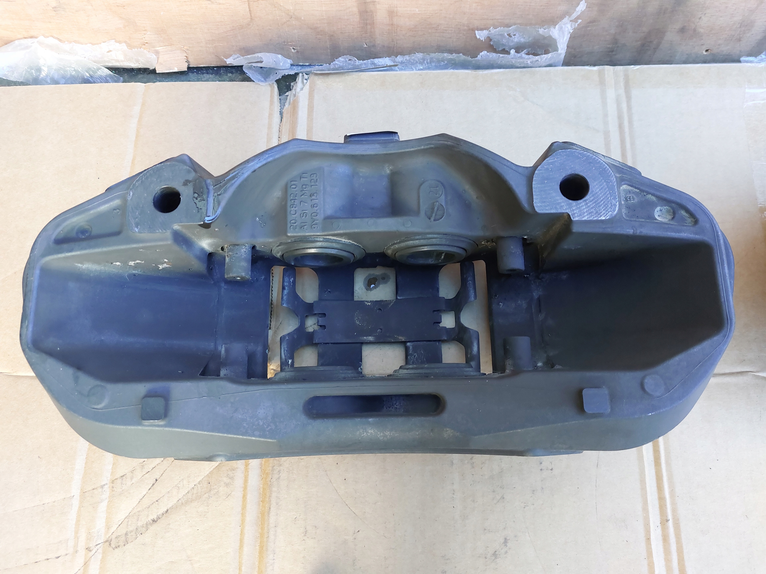 PORSCHE CAYENNE III 9Y 22r caliper brake right front 9Y0615106FE