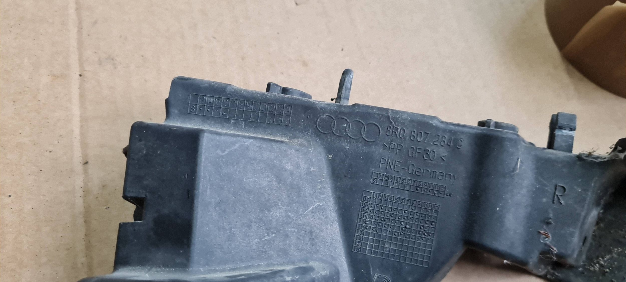Q5 8R LIFT support holder bracket of a bumper right front 8R0807284C