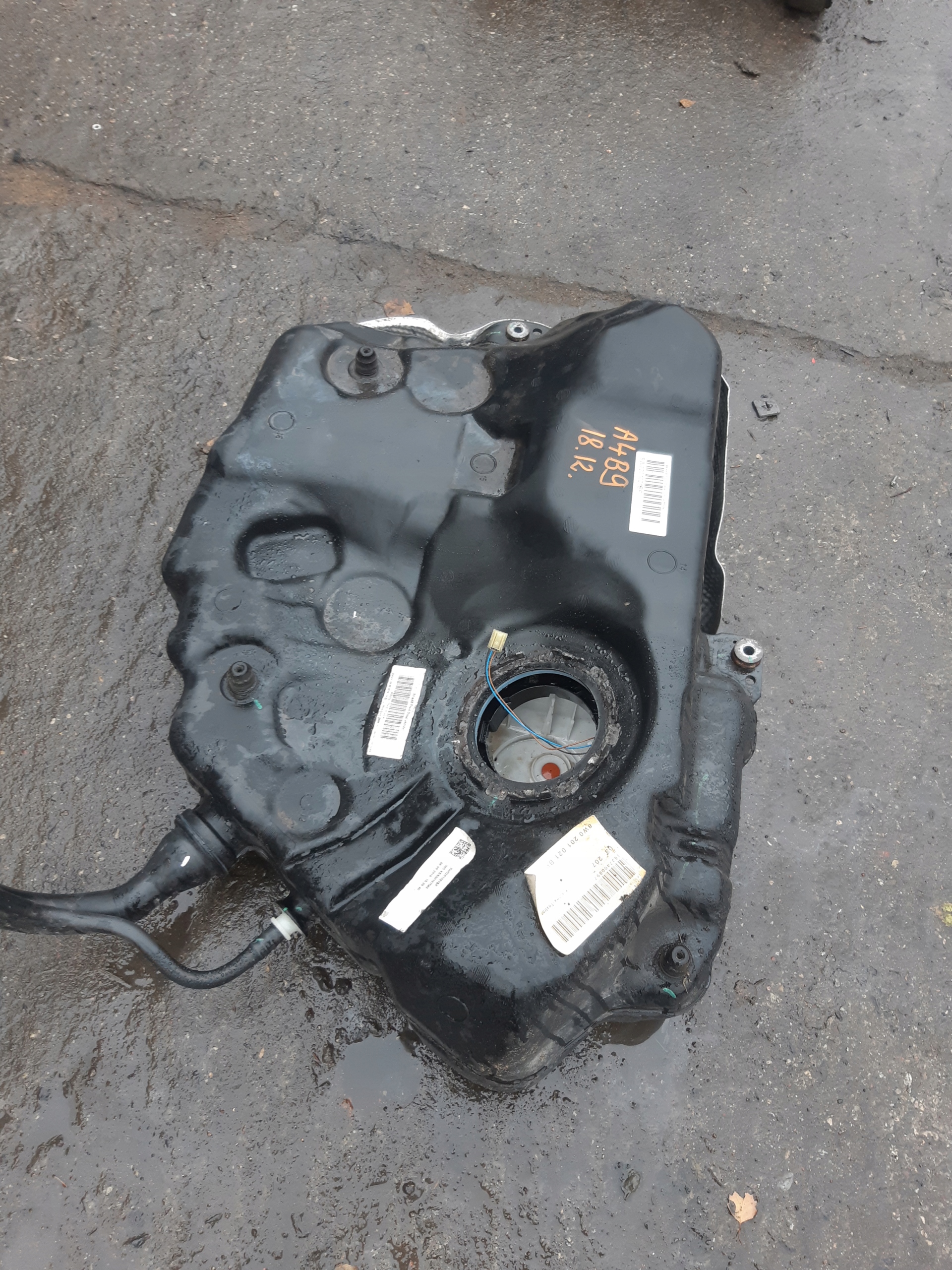 AUDI A4 B9 DIESEL tank fuel tank 8W0201021BP
