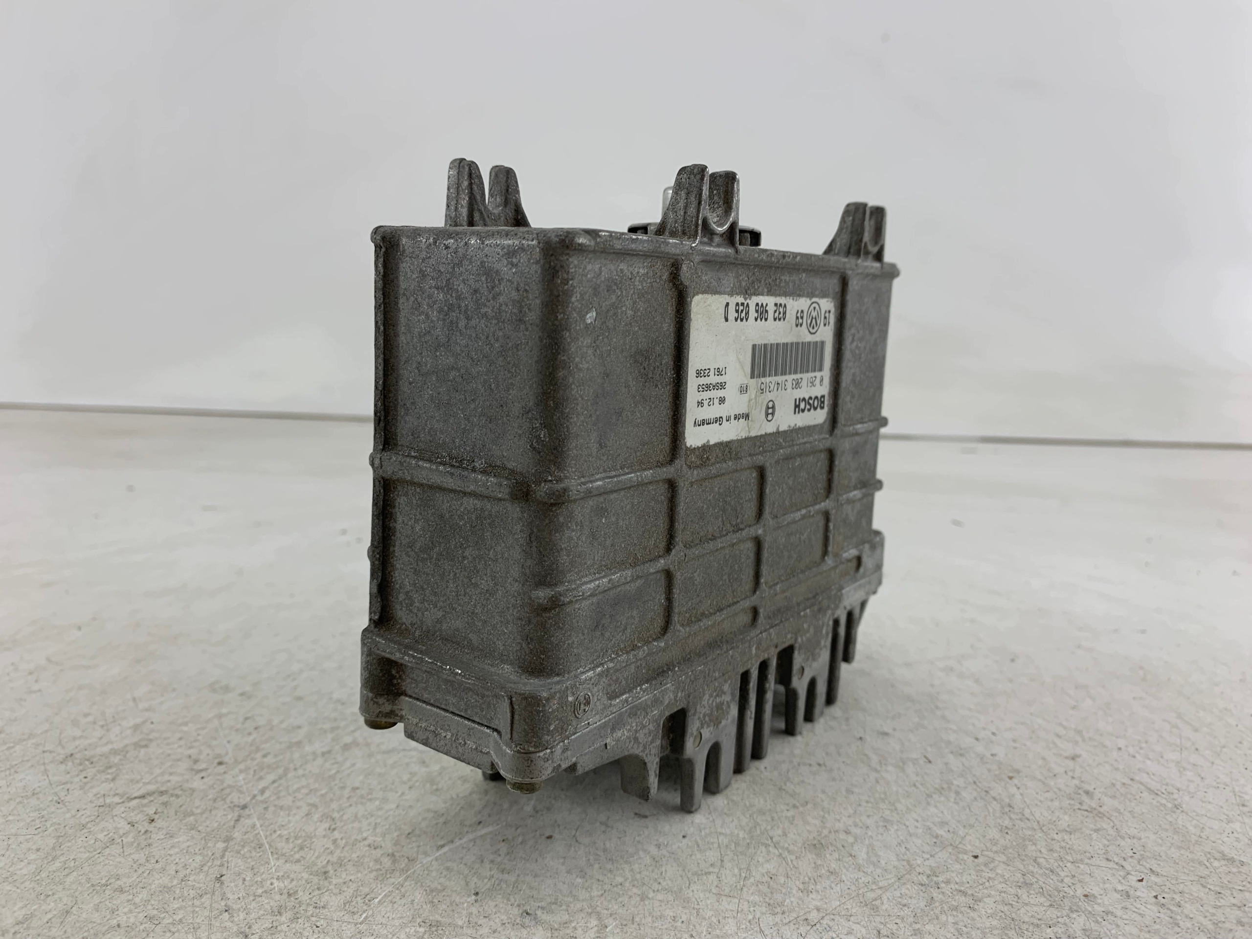 VW GOLF III 1.6 control unit of the engine 032906026D