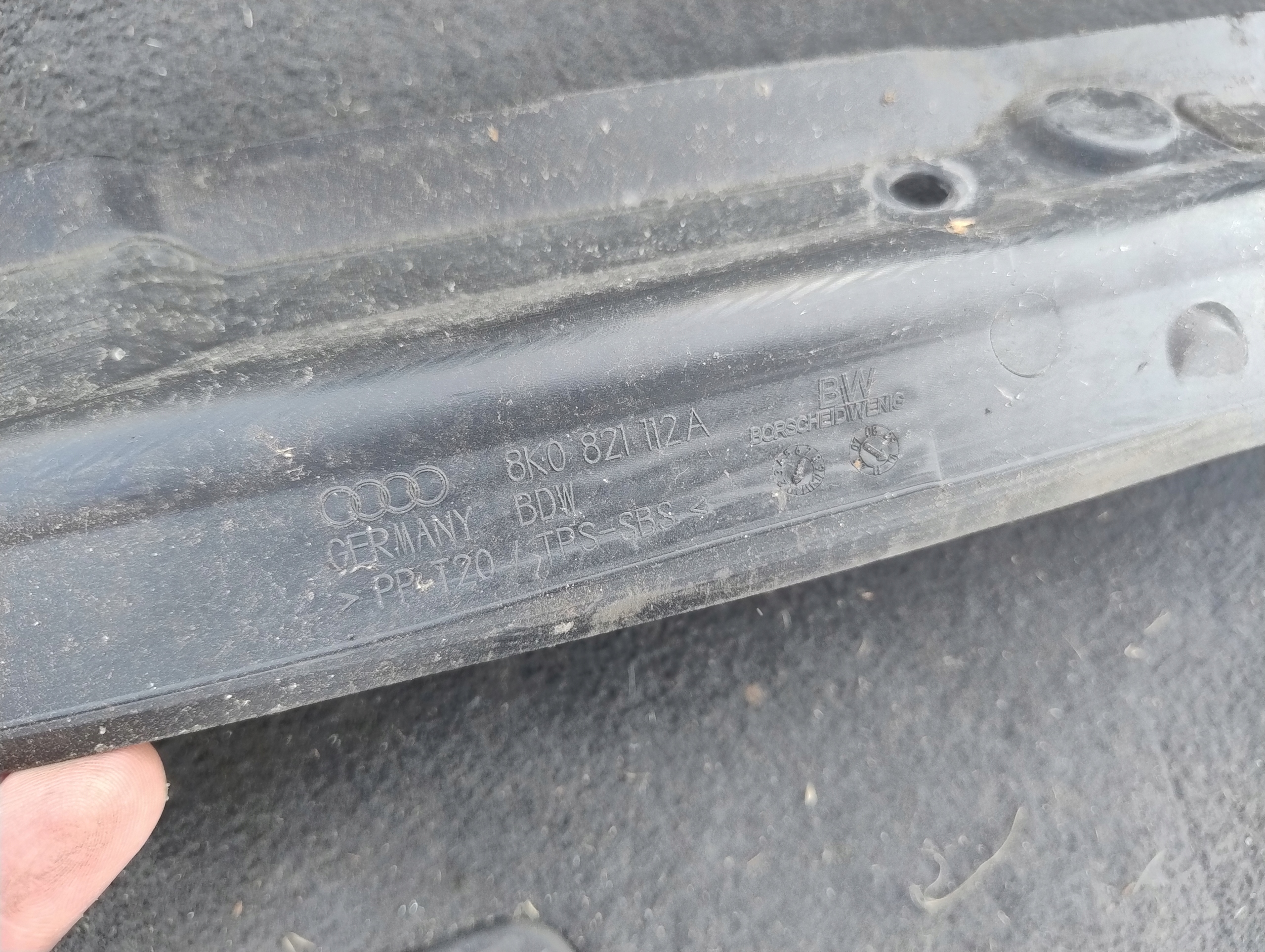 Insonorisation Aile Droite Avant AUDI A4 B8 8K0821112A
