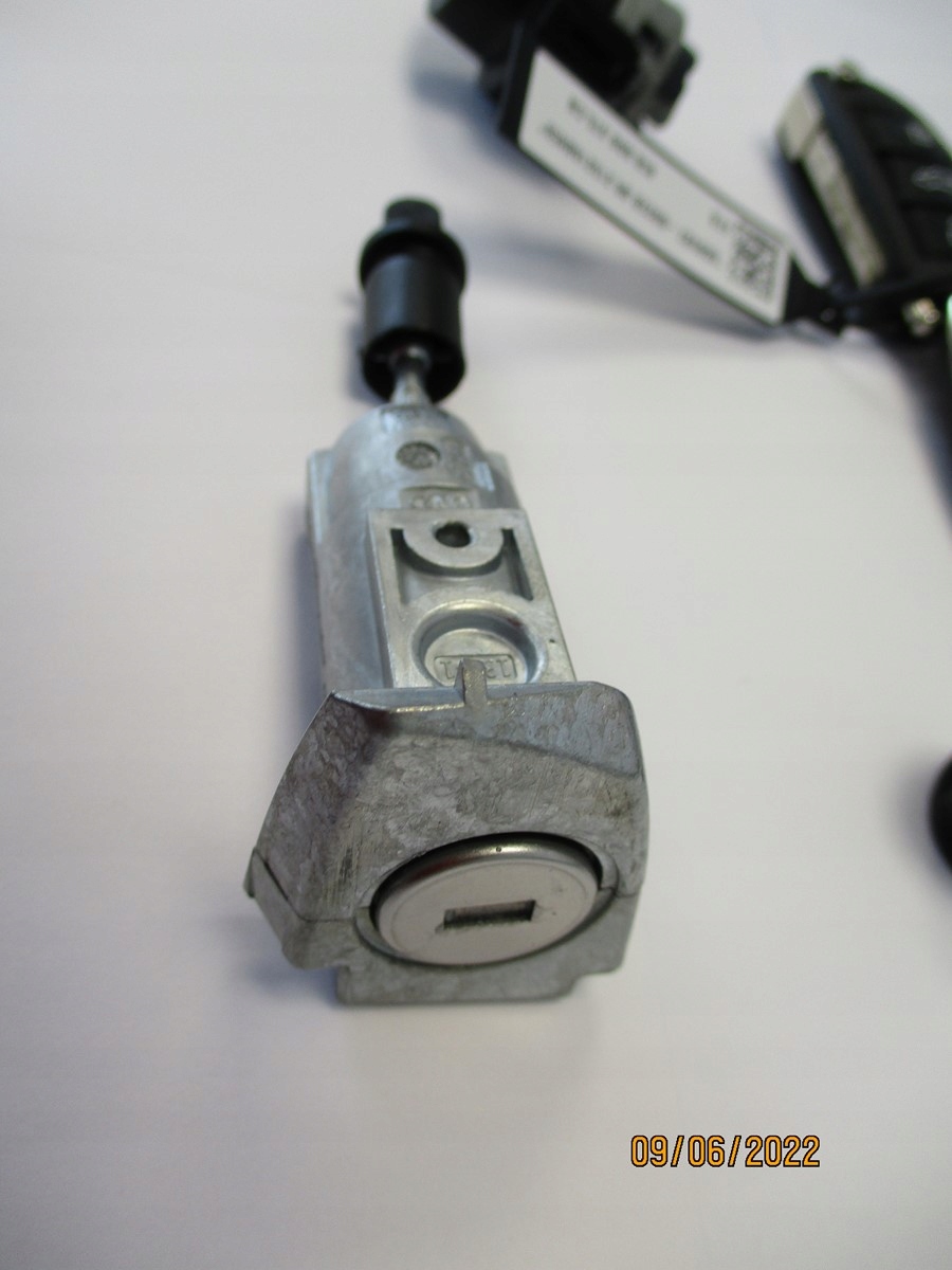 key ignition lock cylinder AUDI Q2 81A 81A837220AB