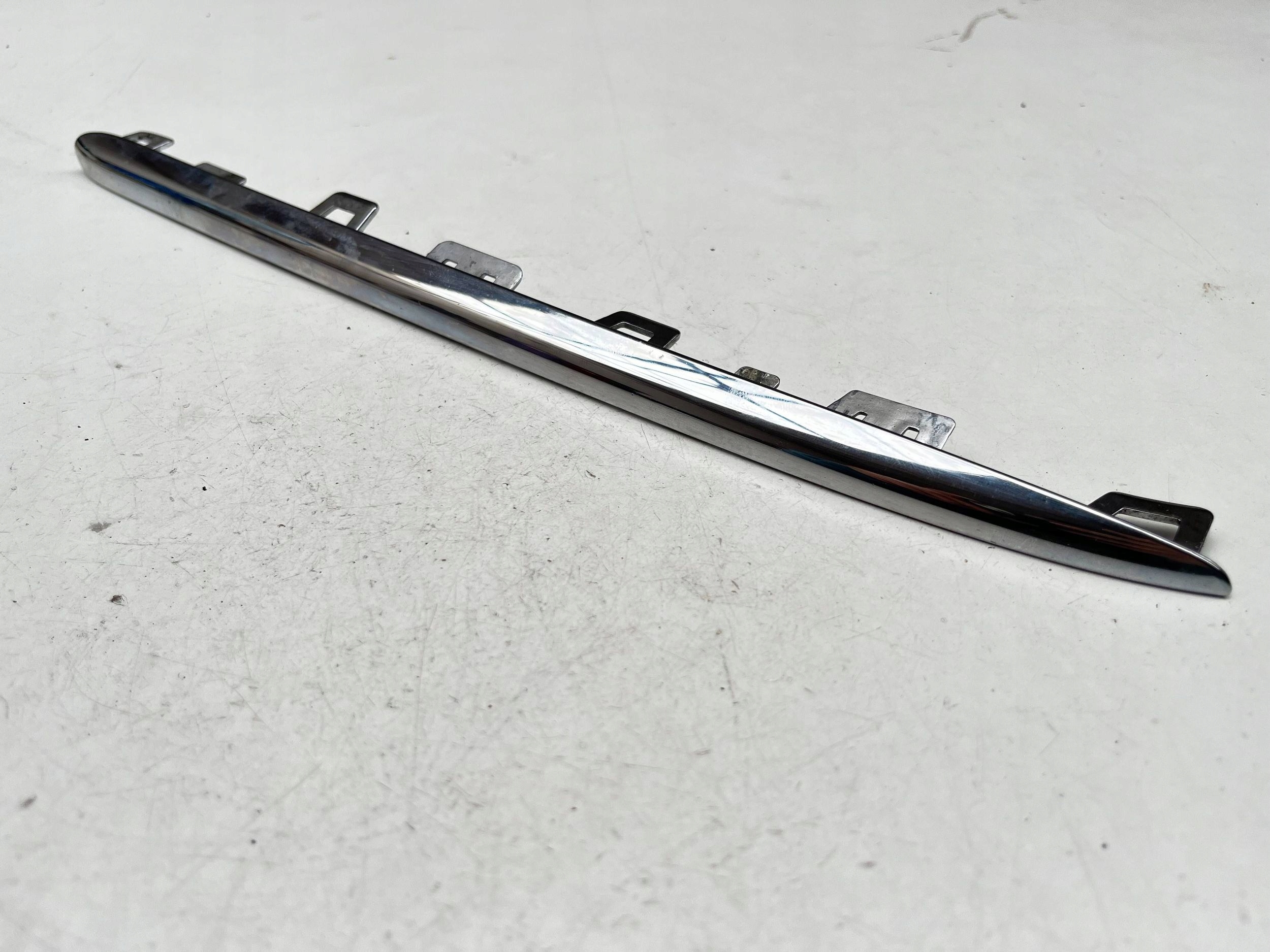 Mercedes E W213 moulding left chrom upper grilla A2138888500 !J