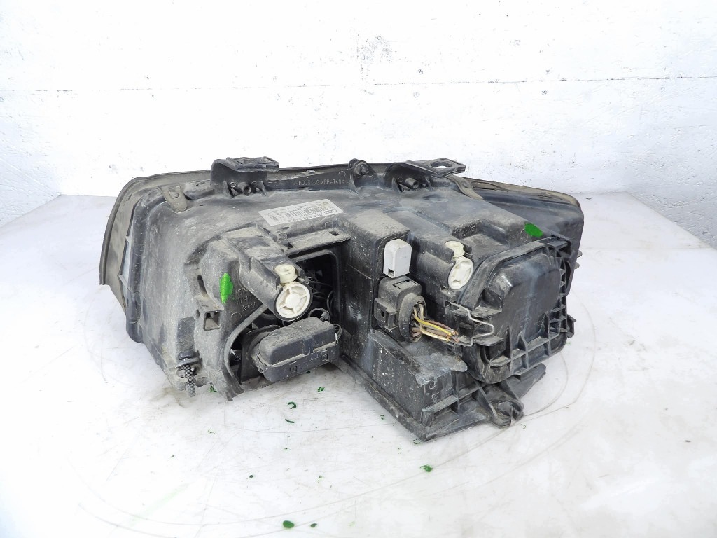 AUDI A4 B6 REFLEKTOR Droite 8E0941030C