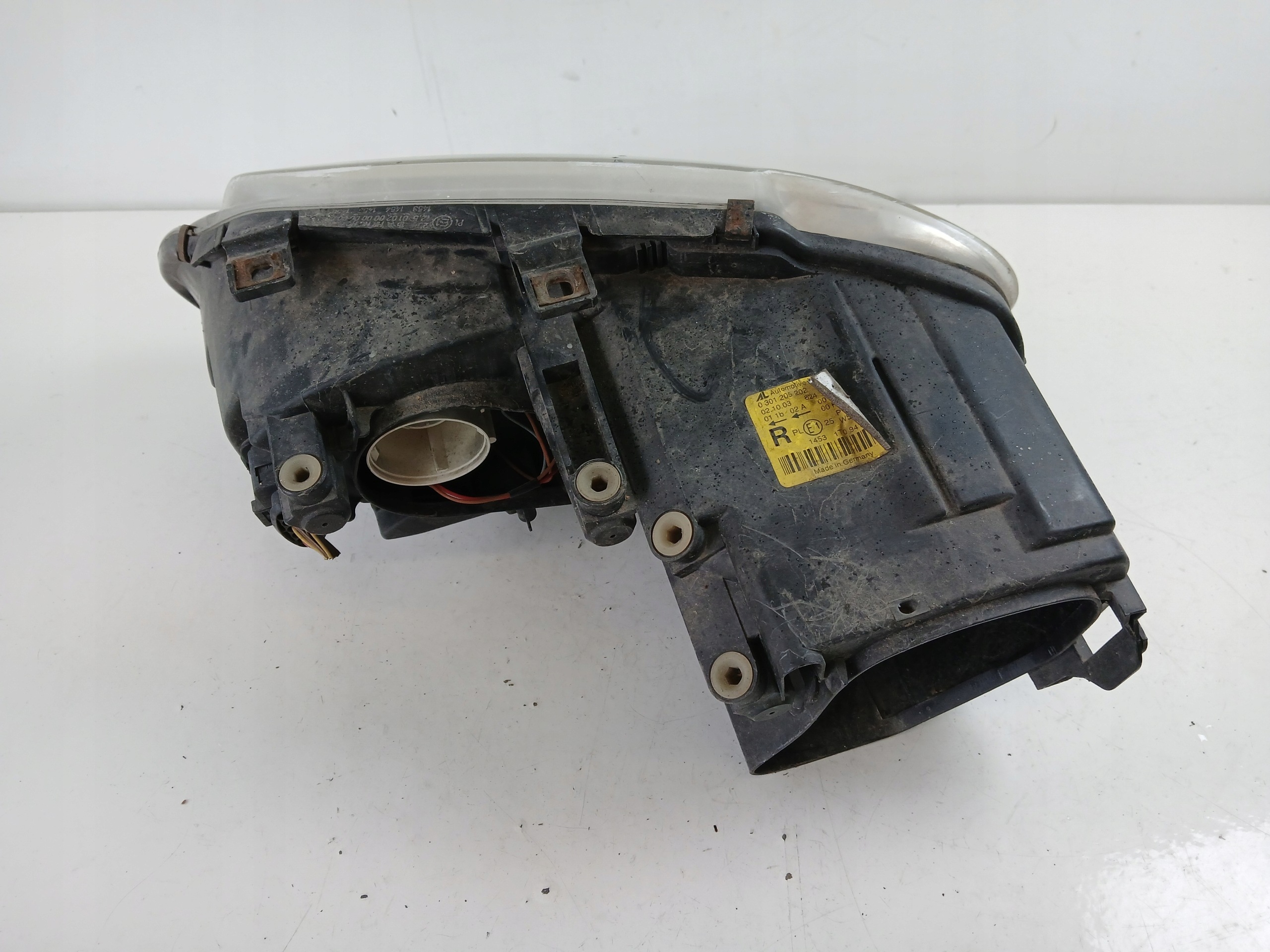 VW TOURAN and light right front