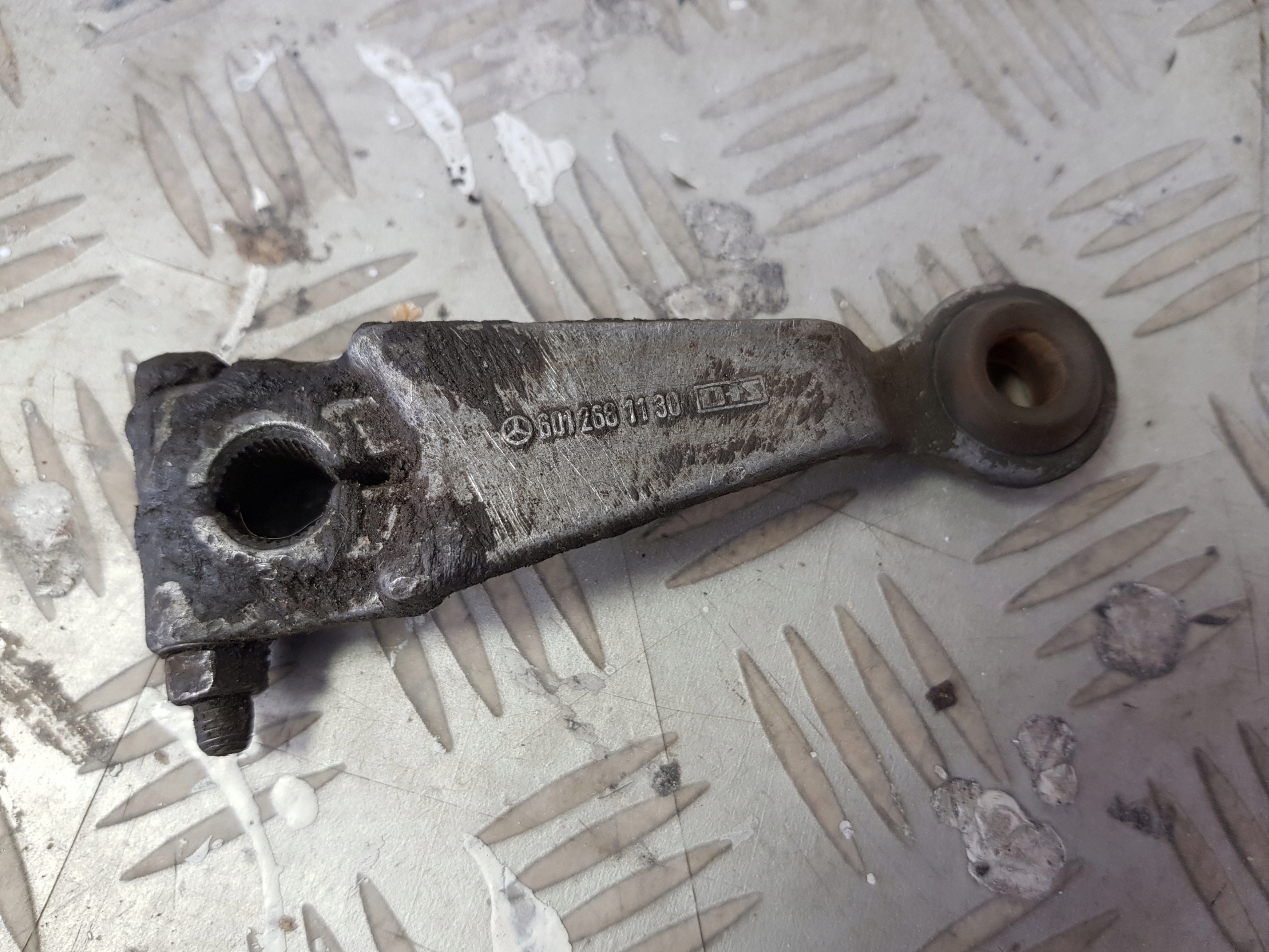 6012681130 - MERCEDES T1 утка селектор передач оригинал FV