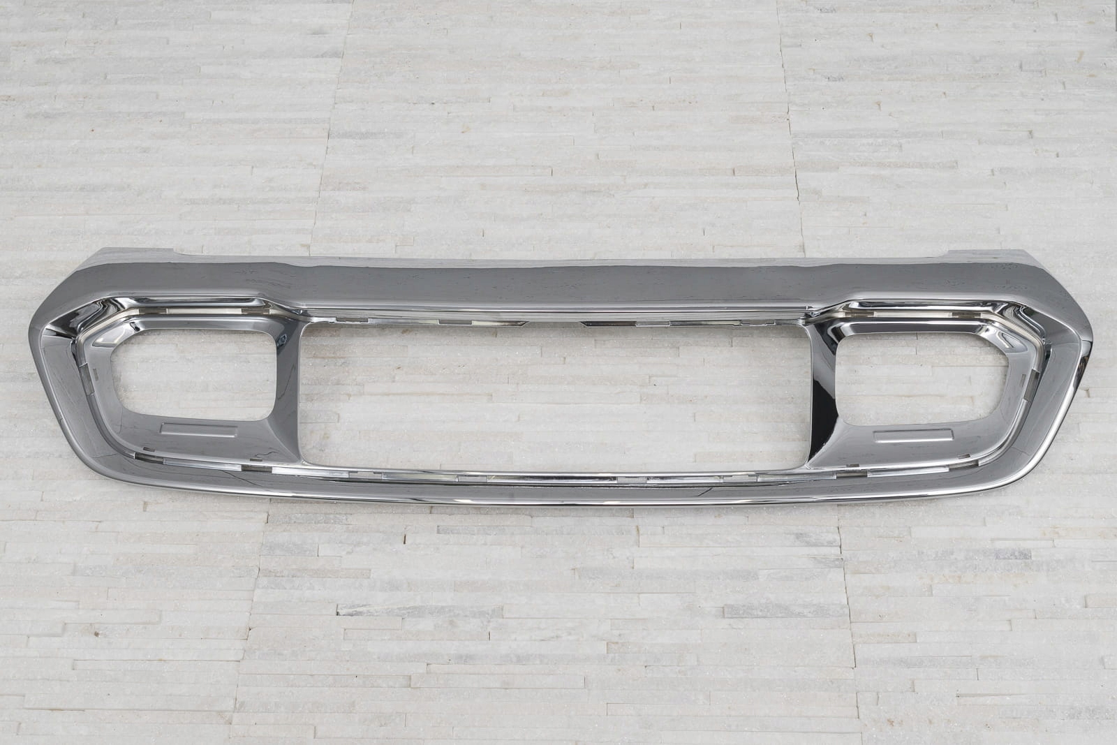 JEEP GRAND CHEROKEE WK2 17-21 RAMKA ZDERZAKA CHROM 68310779AA Numer katalogowy oryginału 68310779AA