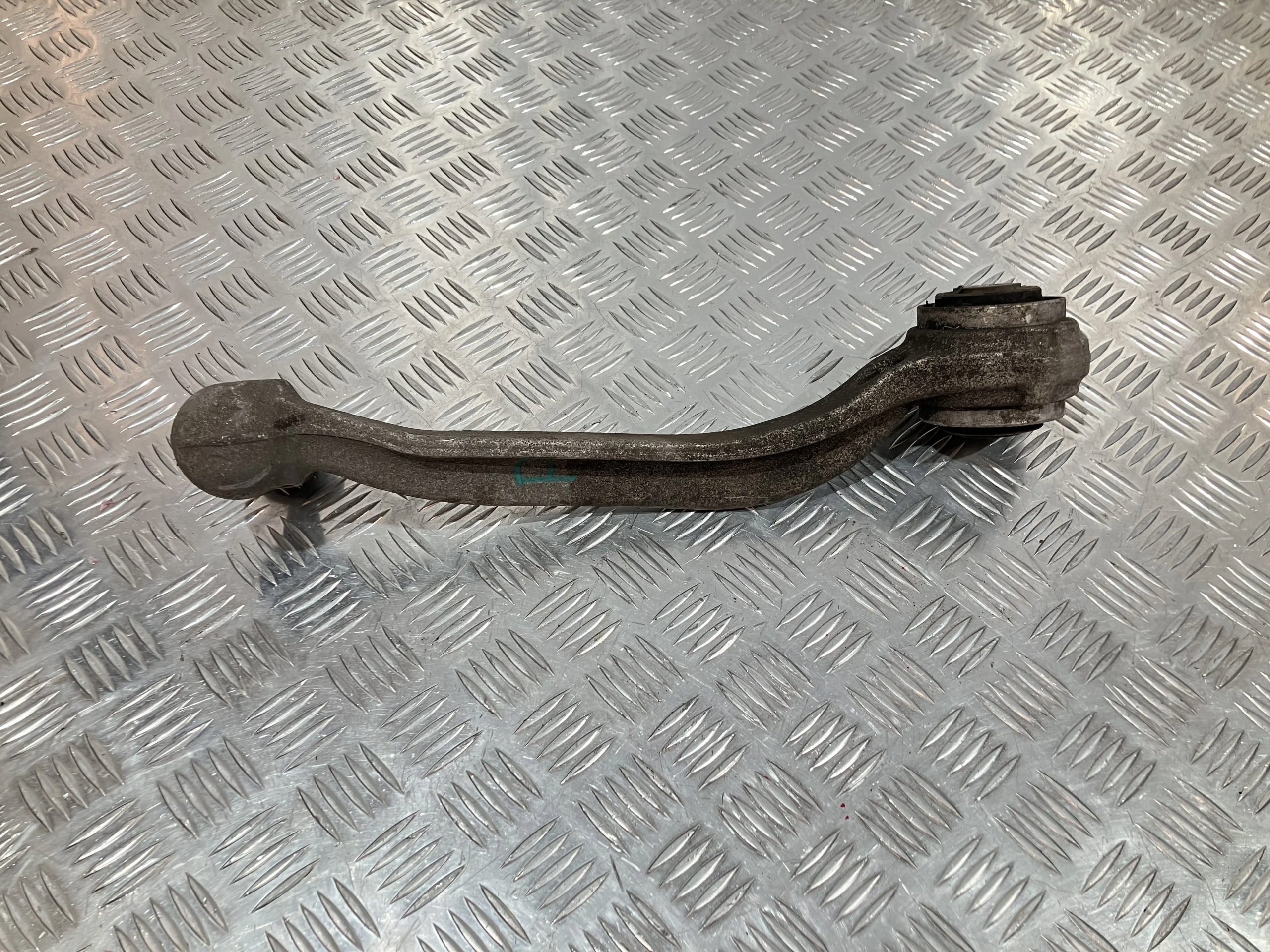 WAHACZ PRZÓD PRAWY MERCEDES C205 W205 1.5 CGI