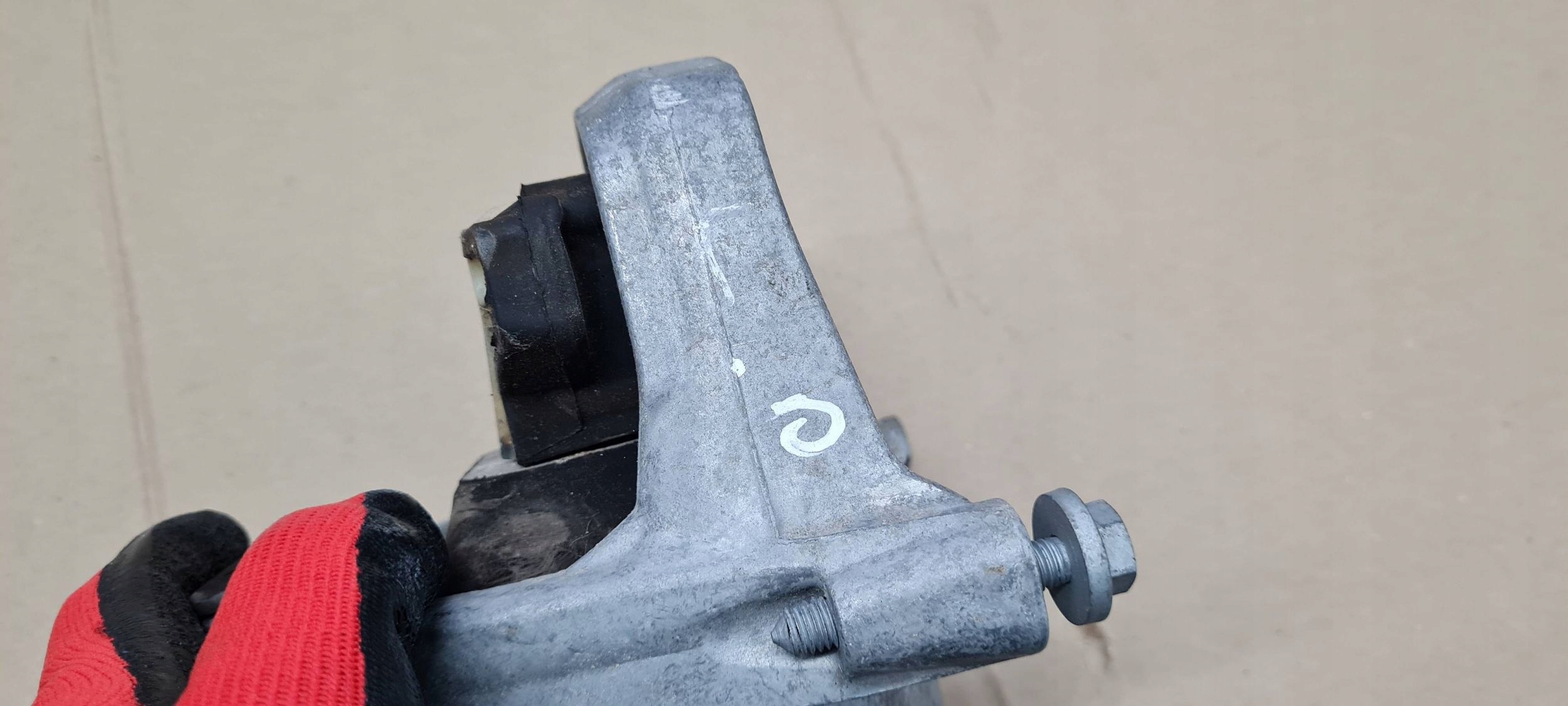 A4 B9 8W engine mount 8W0199371CR A5 8W