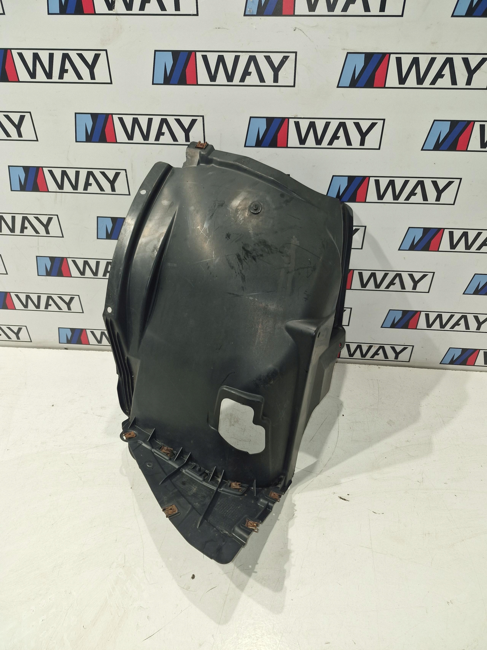 BMW E81 E87 mudguard right front 7059376