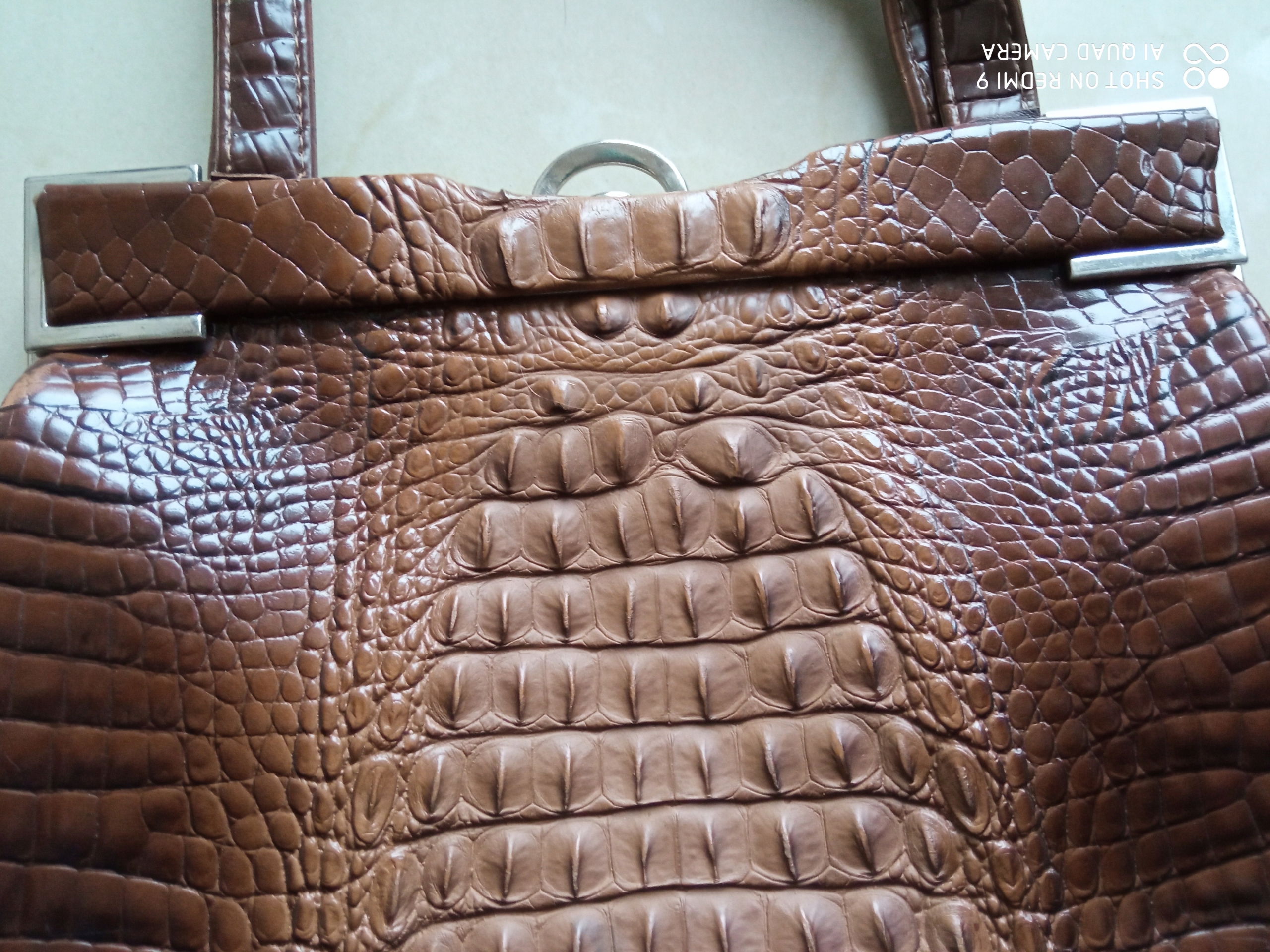 Kuferek vintage skóra lakierowana kroko 27x 24 cm Marka inna