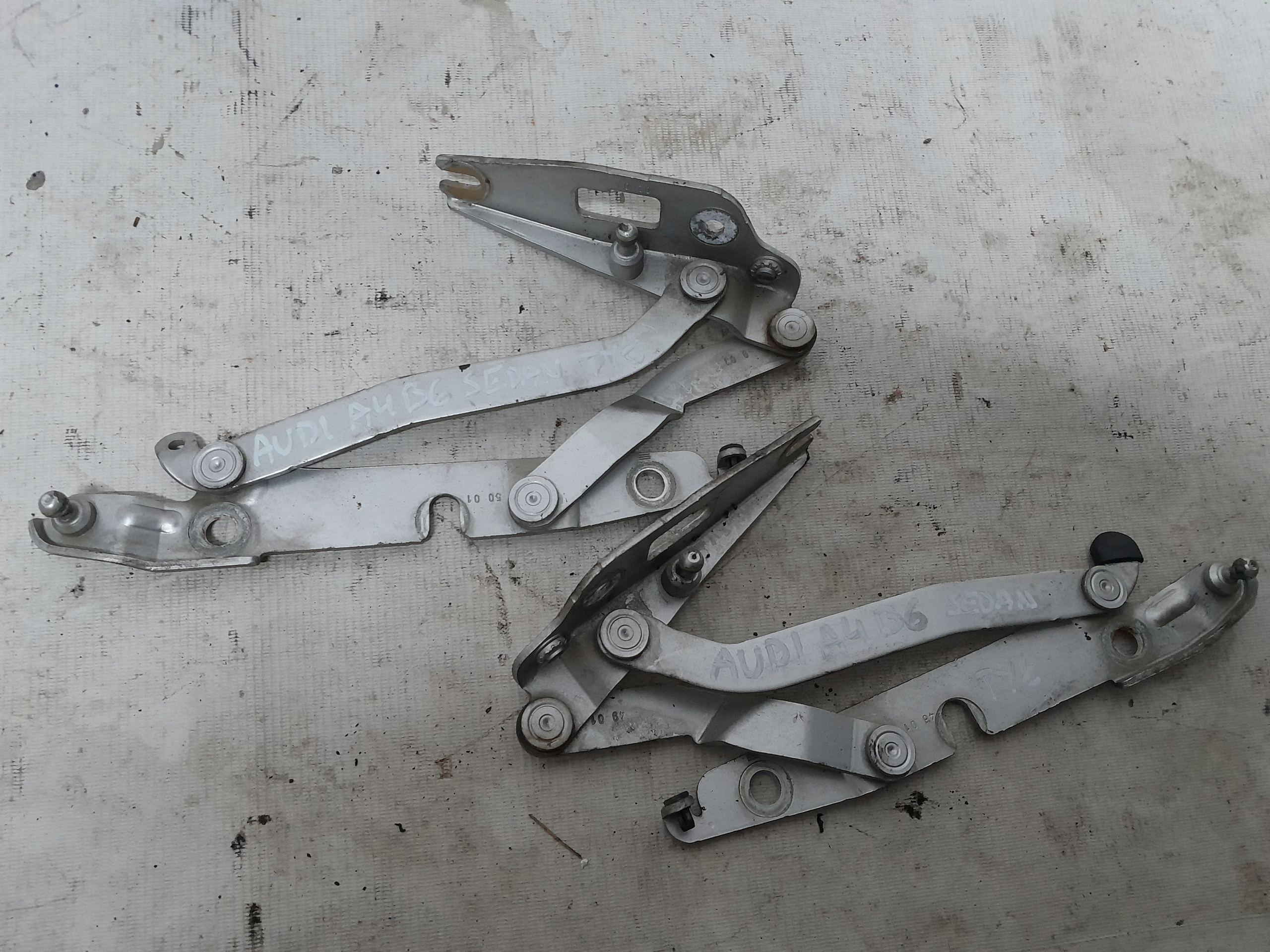 ZAWIAS ZAWIASY KLAPY BAGAŻNIKA KPL AUDI A4 B6 SED