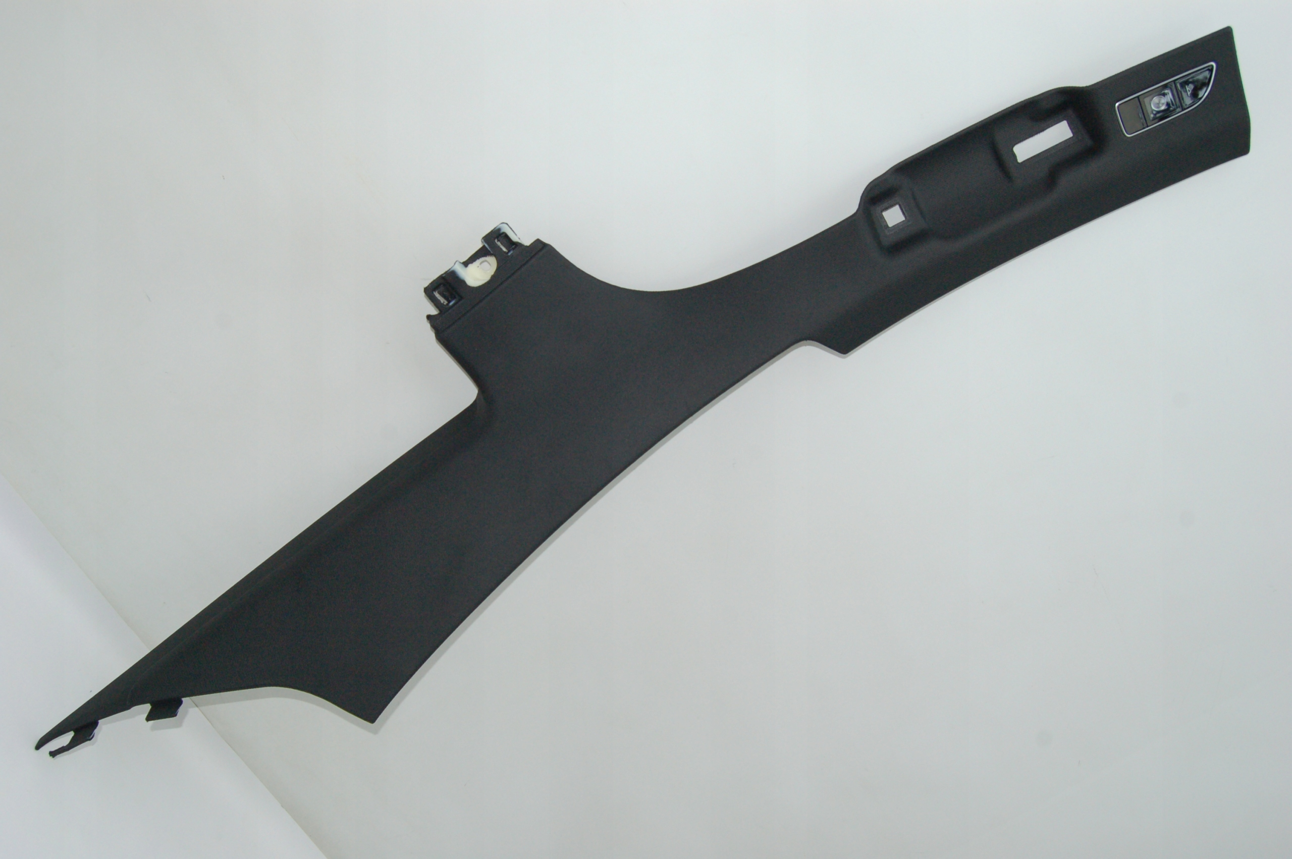 Poszycie słupka D Audi A8 4H0868289H EU4