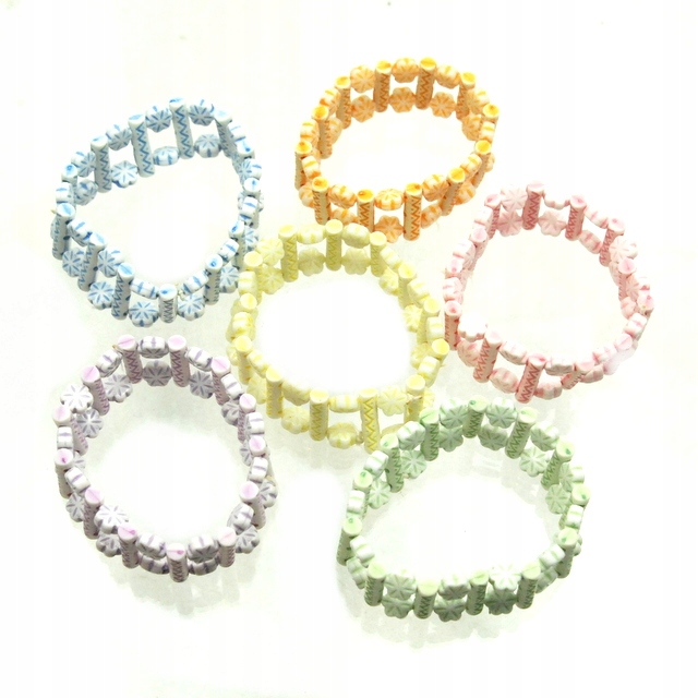 

Bransoletki plastikowe na gumce komplet 6 sztuk