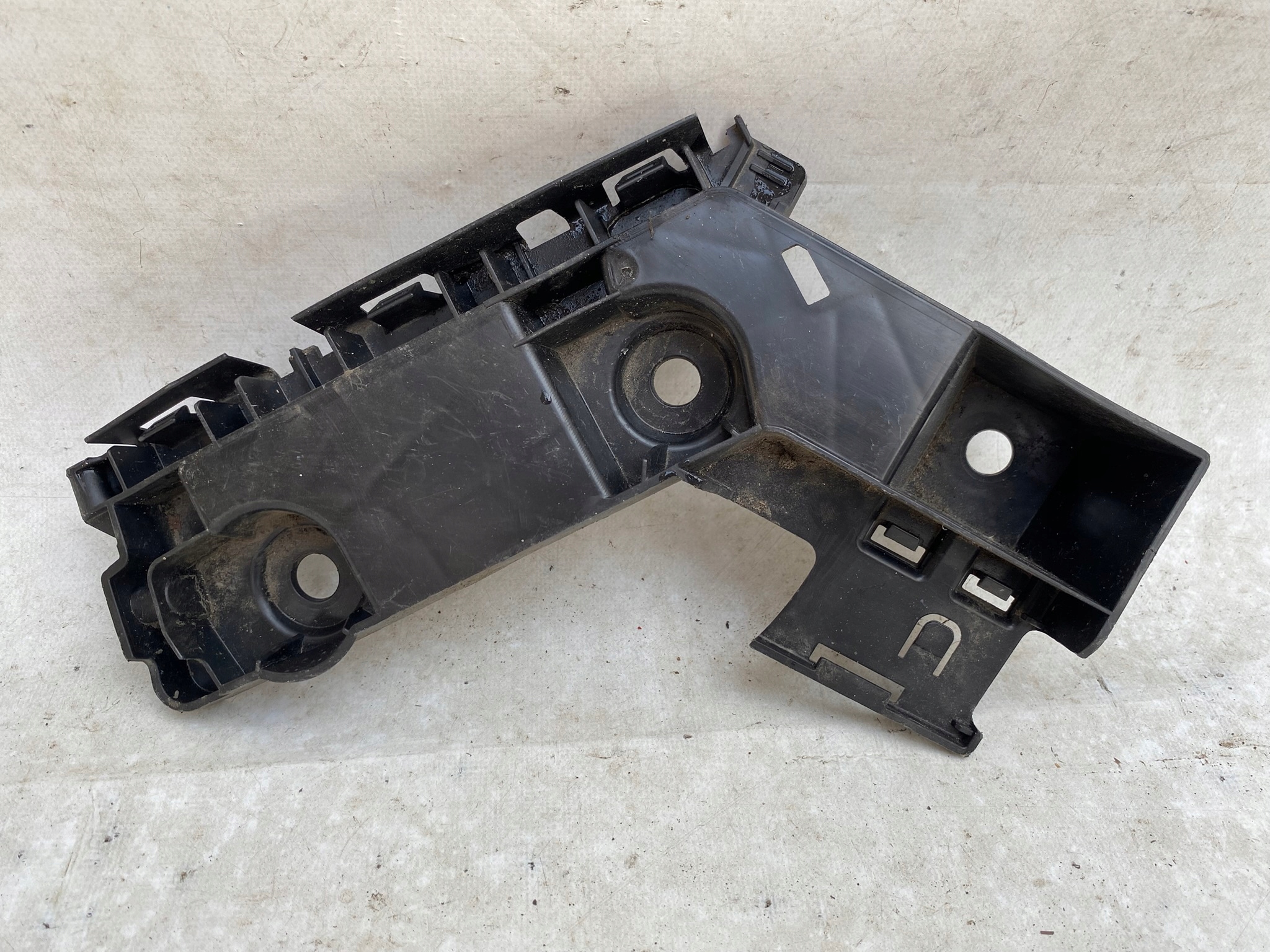 VW GOLF VIII 5H6 bumper bracket left rear part